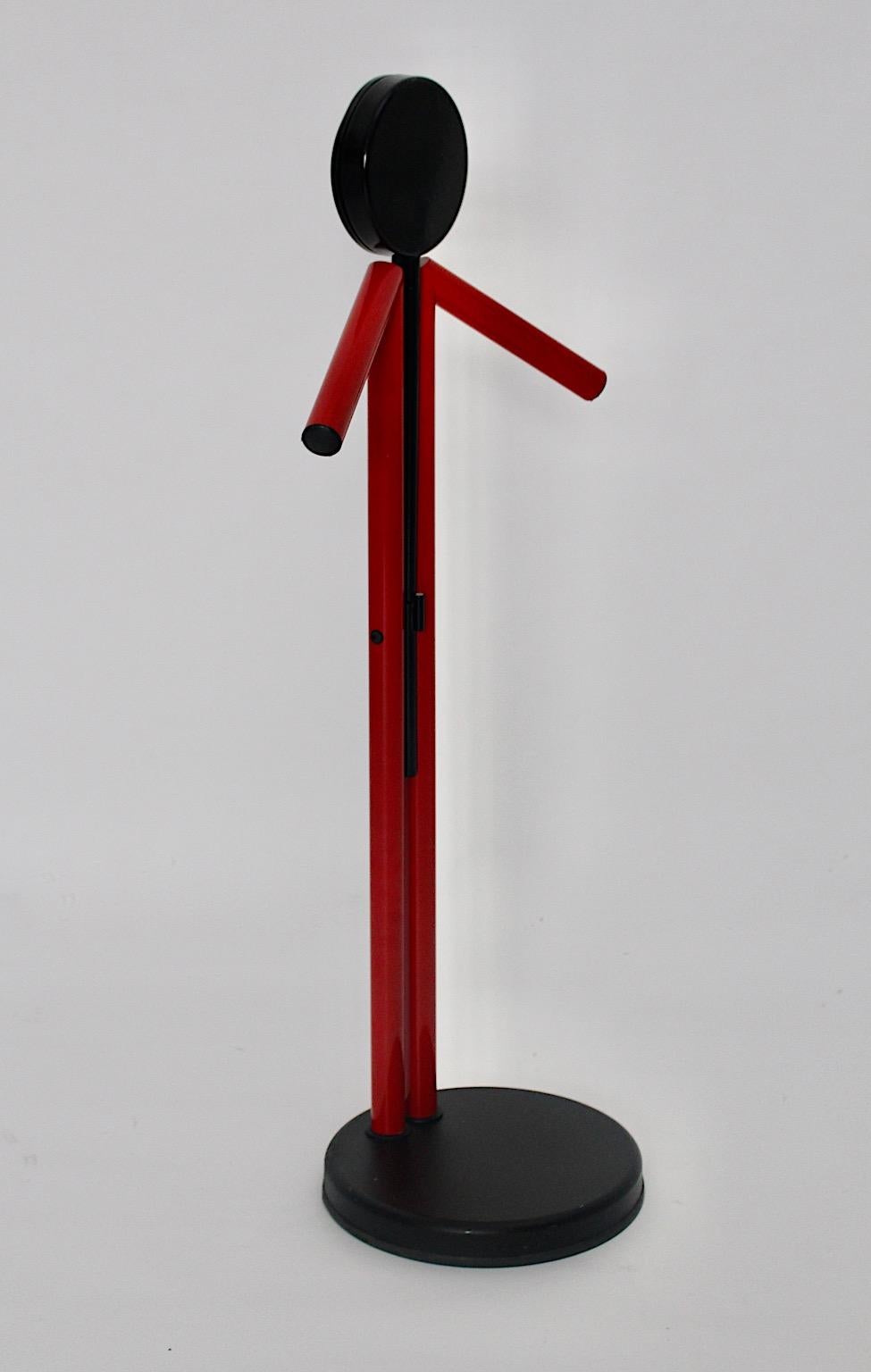 Sconosciuto Moderno  Appendiabiti con valet in metallo rosso nero vintage in stile Memphis  1980s in vendita
