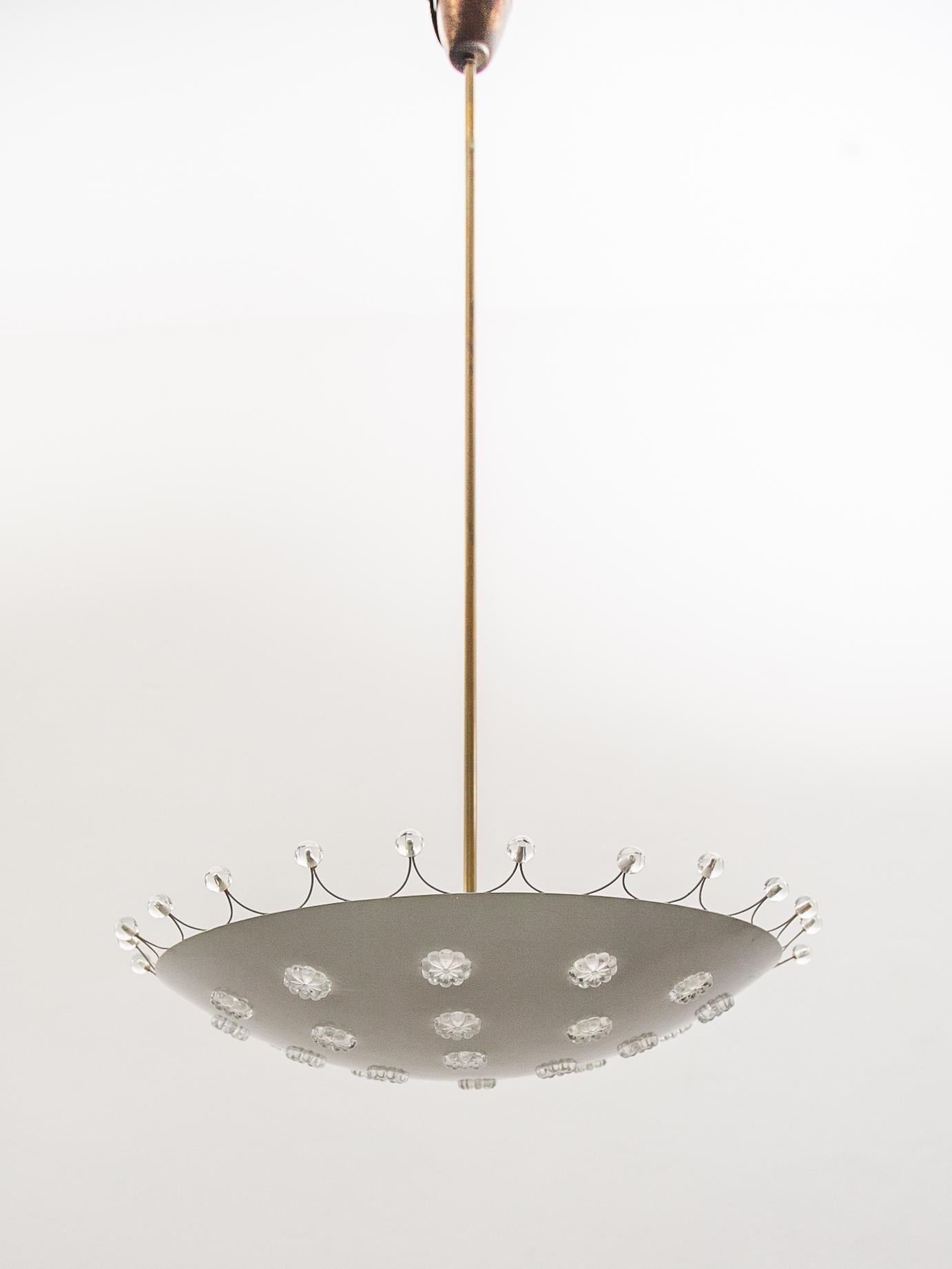 Austriaco Lampadario moderno in metallo e vetro 