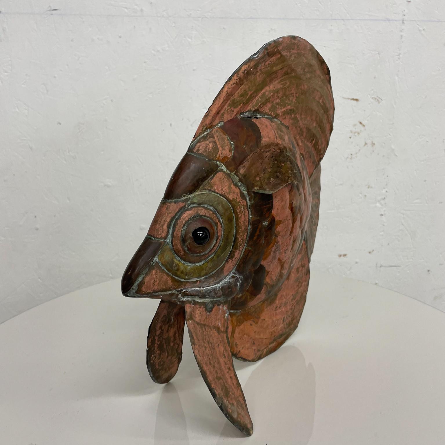 Jolie sculpture de table en métal moderne en forme de poisson en cuivre dans le style de Los Castillo 4