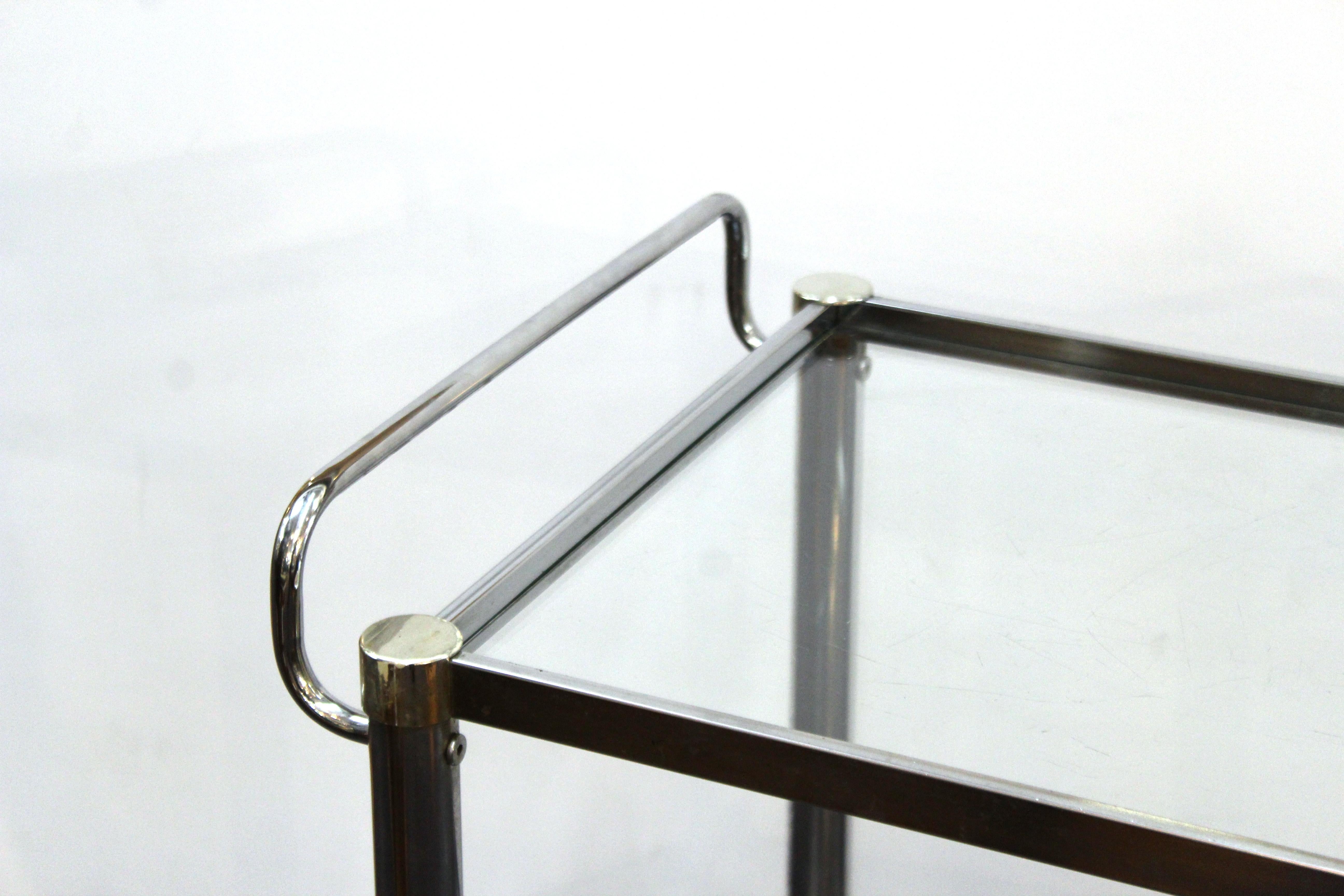 Modern Metal Bar Cart With Glass levels In Good Condition In New York, NY