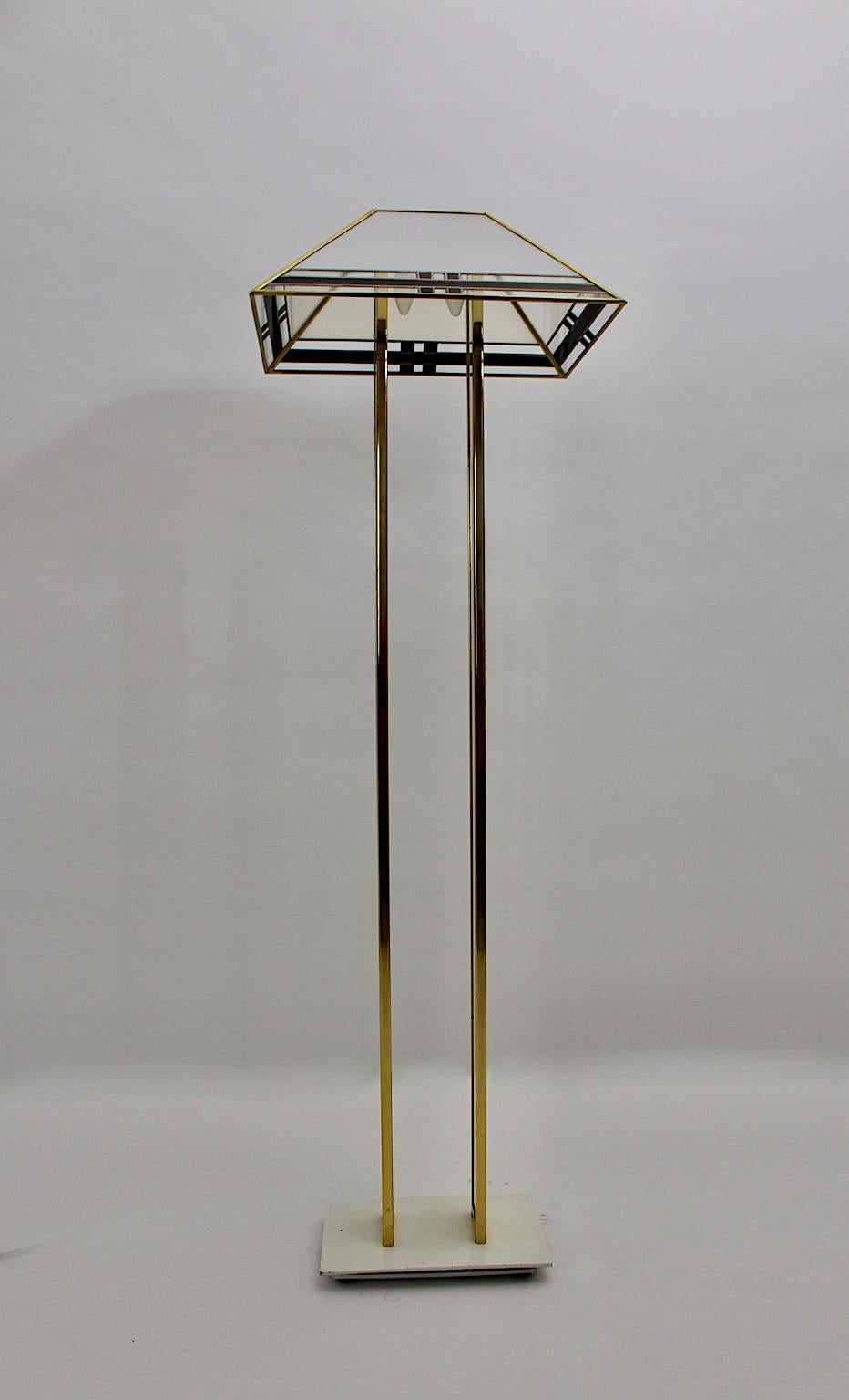 Modern Metal Lucite Vintage Floor Lamp Albano Poli for Poliarte, 1970s, Italy For Sale 8