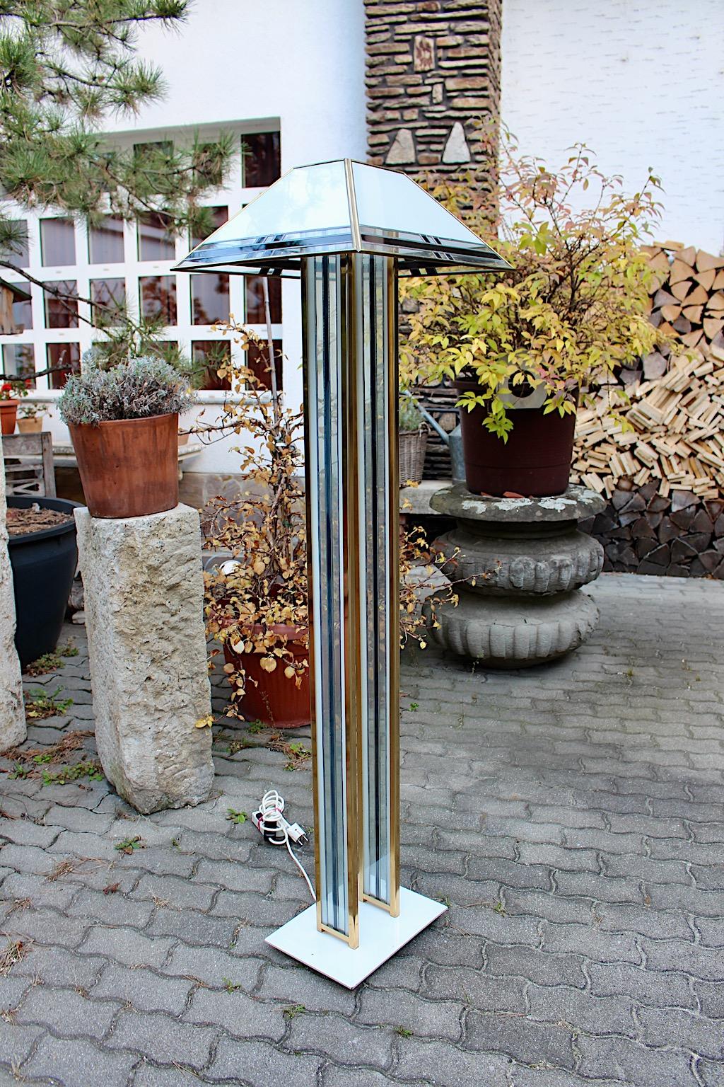 Modern Metal Lucite Vintage Floor Lamp Albano Poli for Poliarte, 1970s, Italy In Good Condition For Sale In Vienna, AT