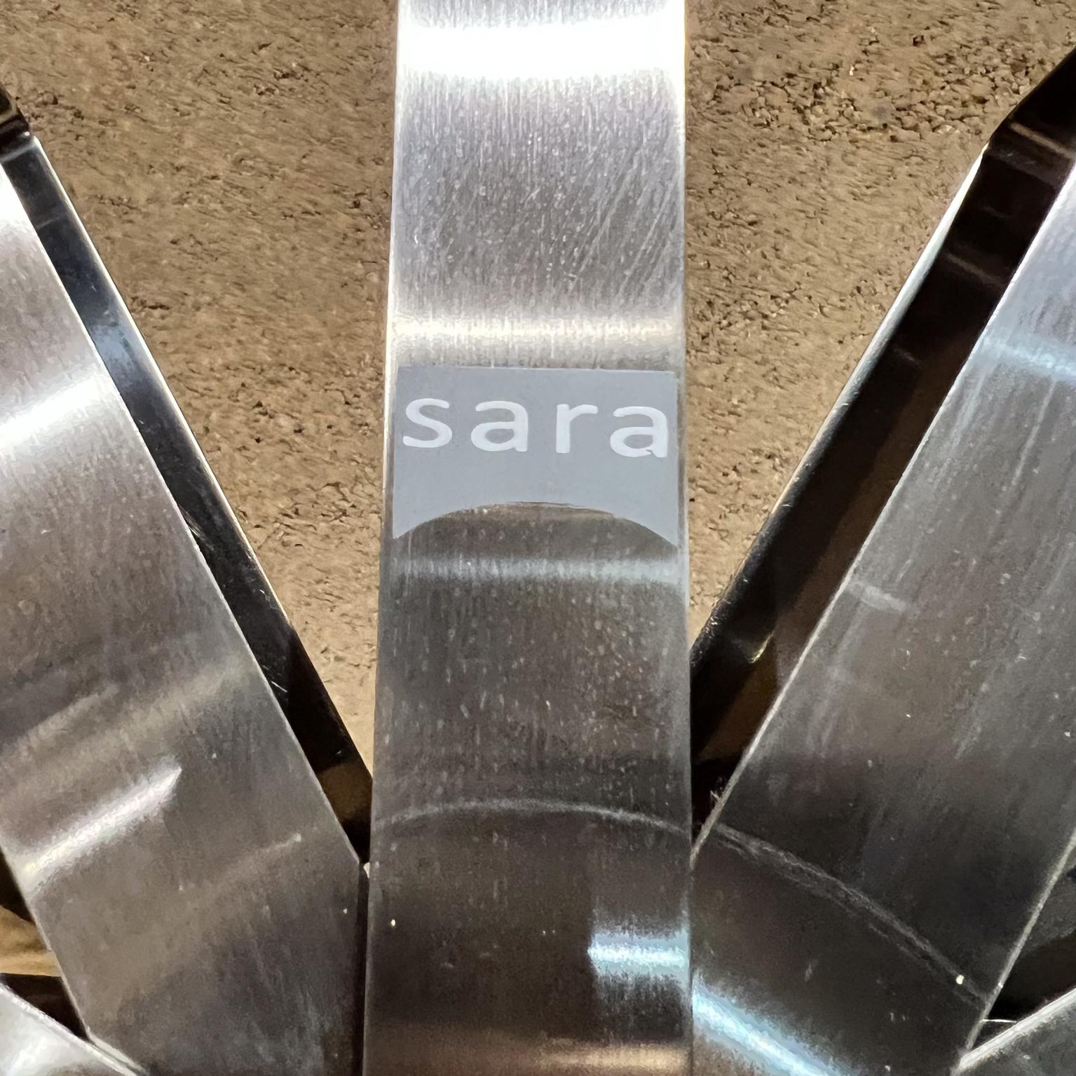 Modern Metal SARA Ribbon Wall Clock For Sale 2