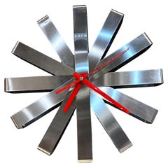 Modern Metal SARA Ribbon Wall Clock