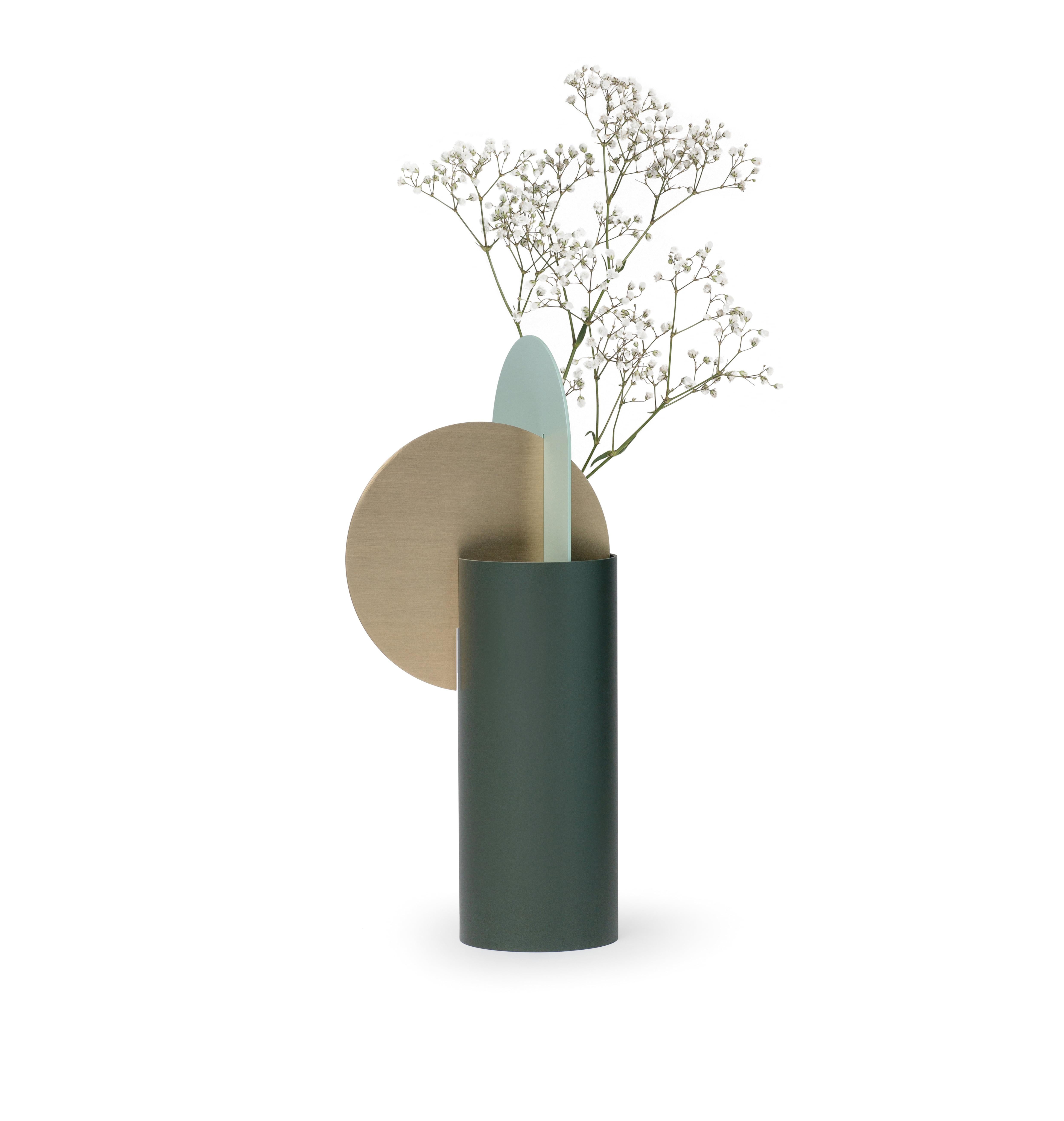 Modern Metal Vase Yermilov CS2 by Noom in Brass and Steel In New Condition In Paris, FR