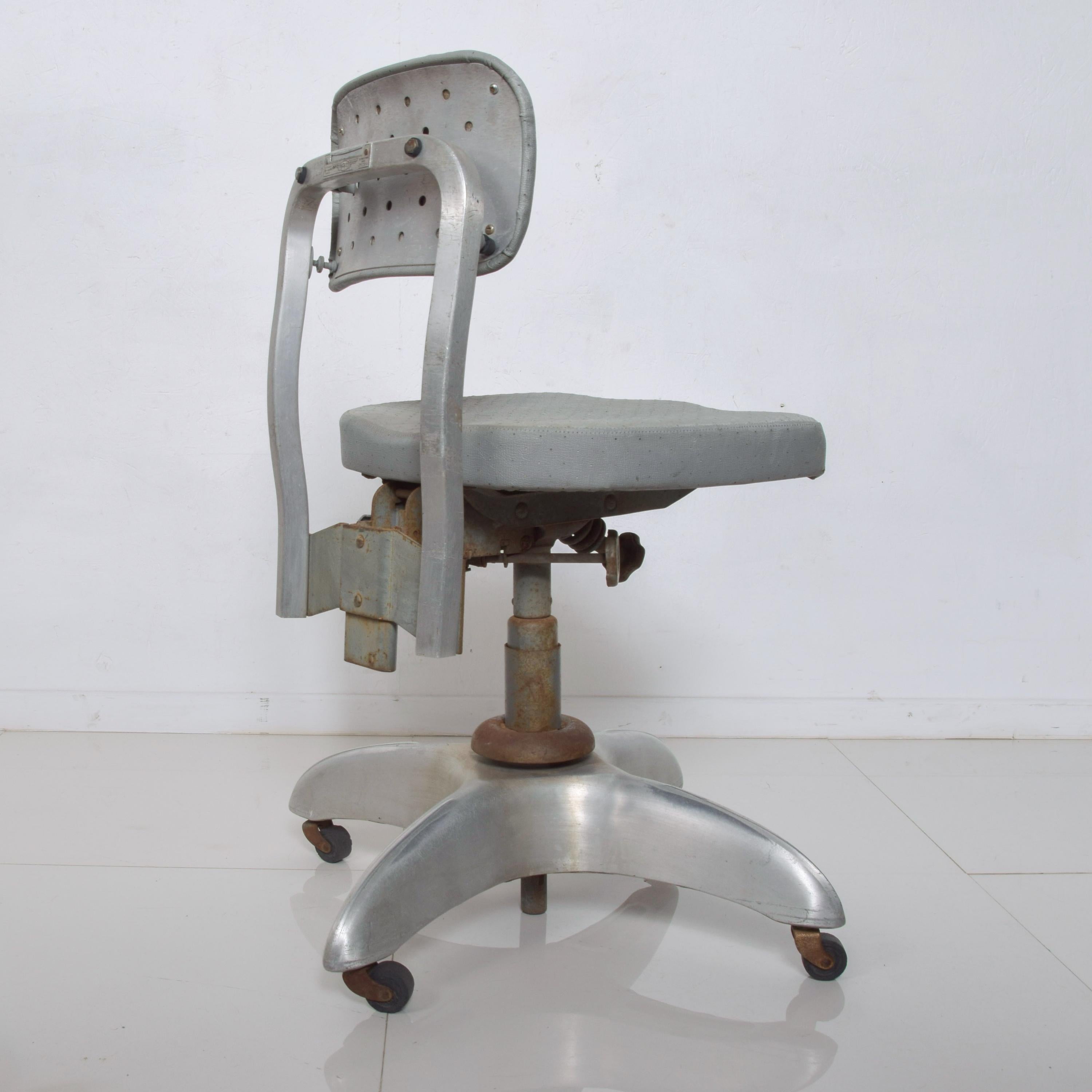 American Silver Office Tanker Desk Chair by Gio Ponti for Goodform 1950s For Sale