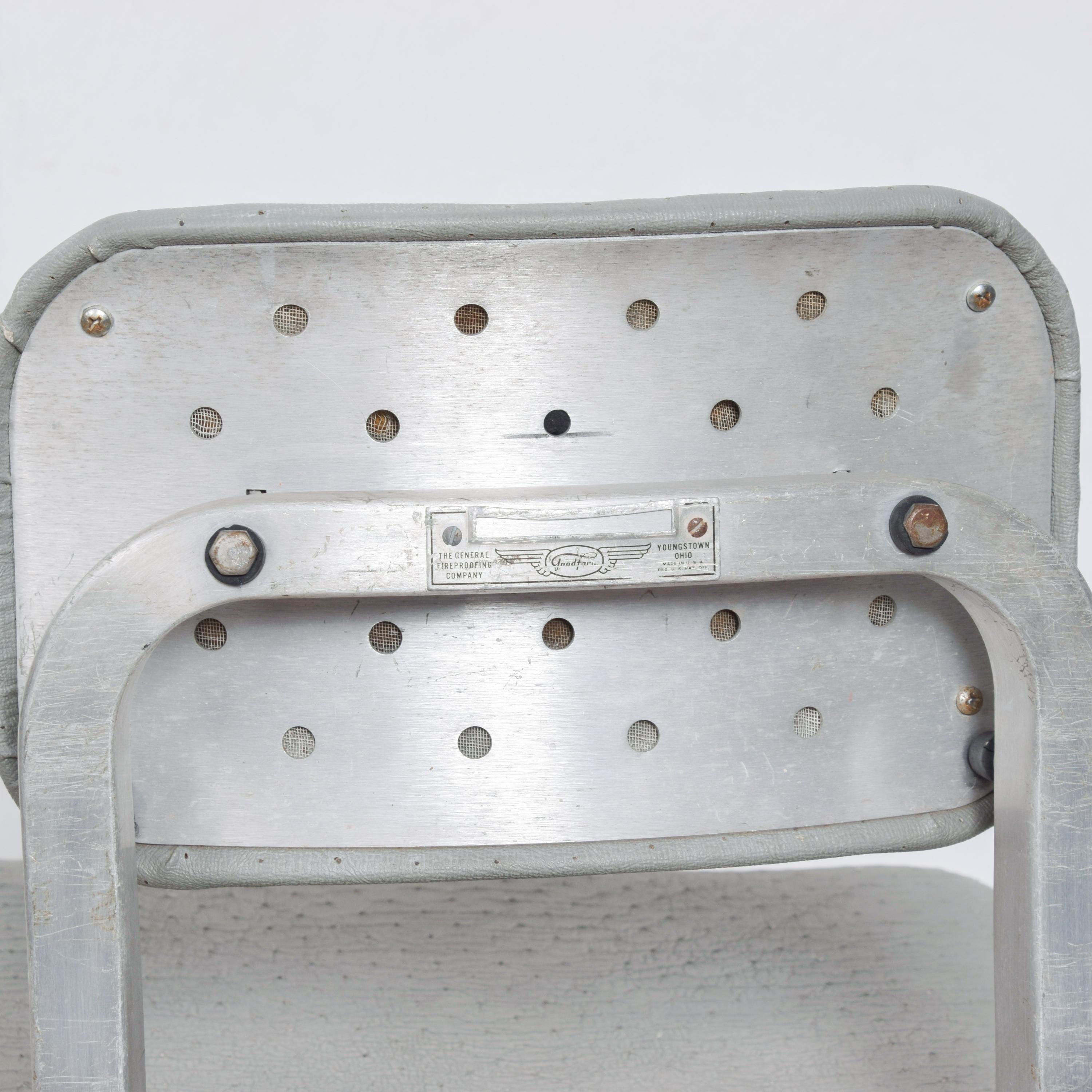 Mid-20th Century Silver Office Tanker Desk Chair by Gio Ponti for Goodform 1950s For Sale