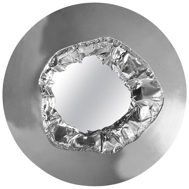 Modern Pergamo Wall Art Mirror in Polished Hammered Aluminum and Aged Mirror For Sale at 1stDibs