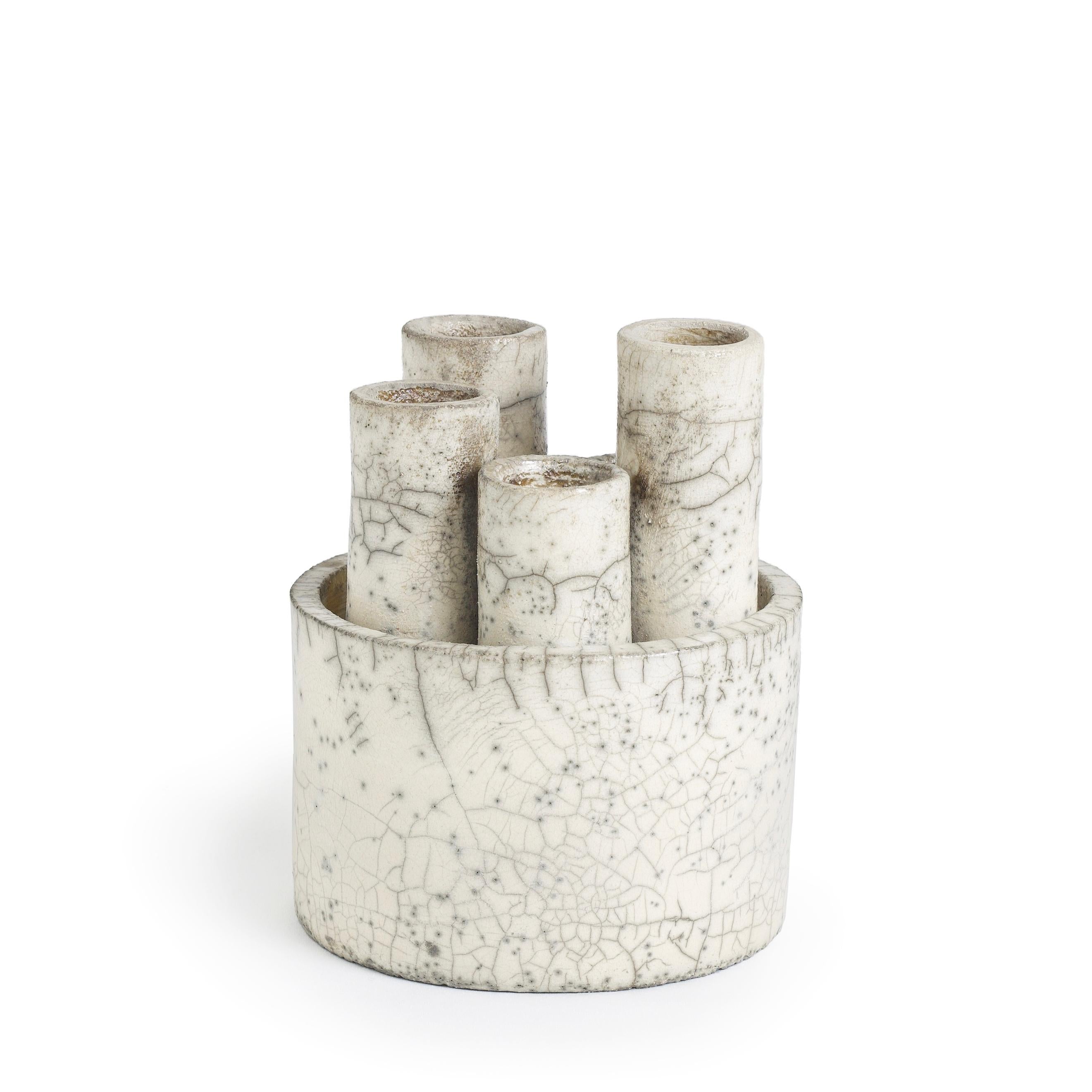Moderne Metropolis S Kerzenhalter-Skulptur Raku Keramik Weißer Krakel (21. Jahrhundert und zeitgenössisch) im Angebot