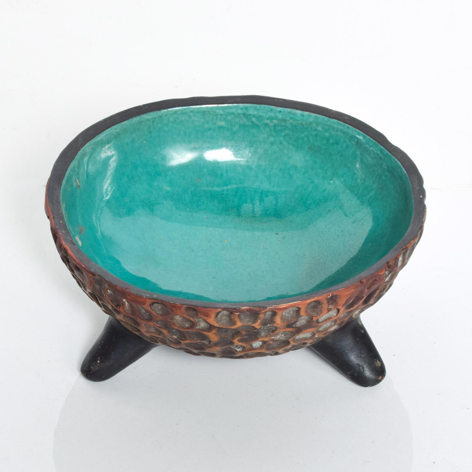 Clay Modern Mexican Decorative Bowl from Texcoco Tripod Base