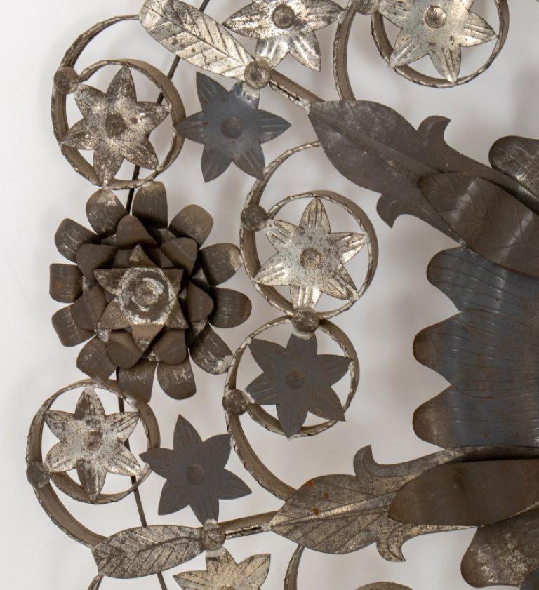 Moderner mexikanischer Zinnspiegel im floralen Design im Zustand „Gut“ im Angebot in New York, NY