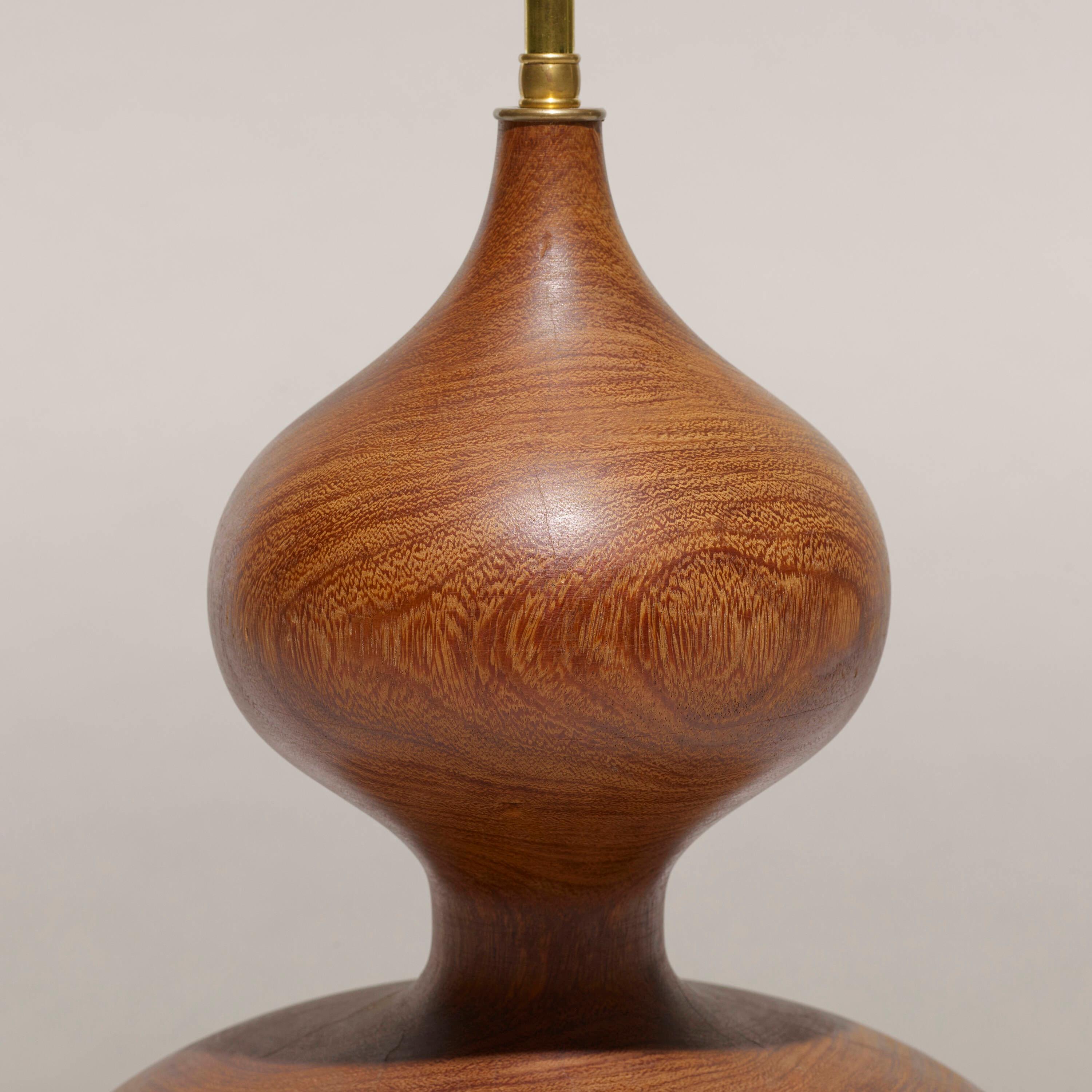 Americano Lampada da tavolo moderna in stile metà secolo  Ca. 1970's in vendita