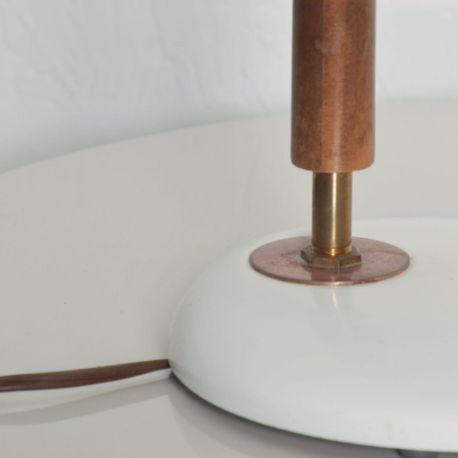 Metal Modern Midcentury Clamshell Table Desk Lamp by Gerald Thurston for Lightolier
