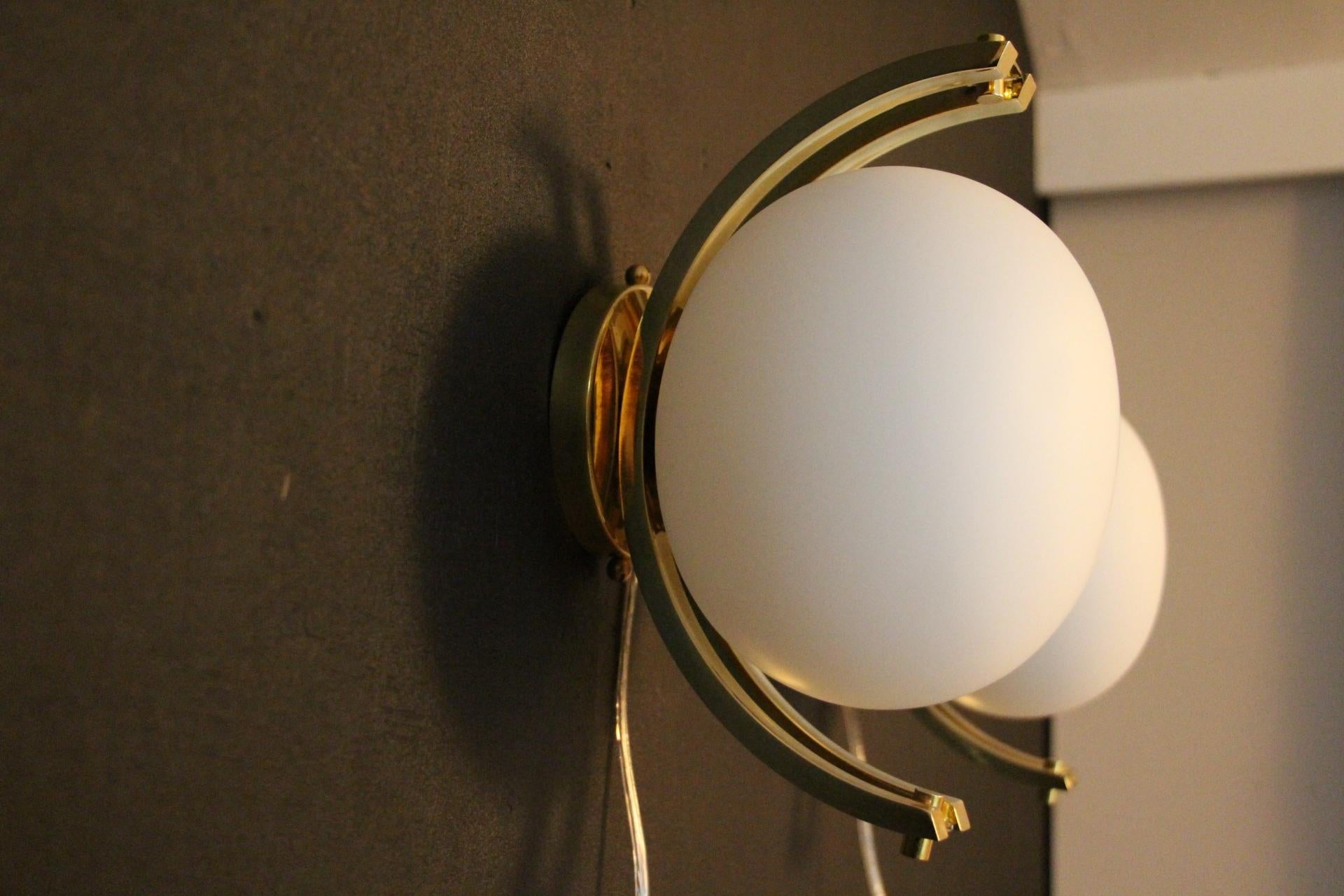 Modern Pair of Brass and White Glass Globe Sconces, Stilnovo Style Wall Lights For Sale 4