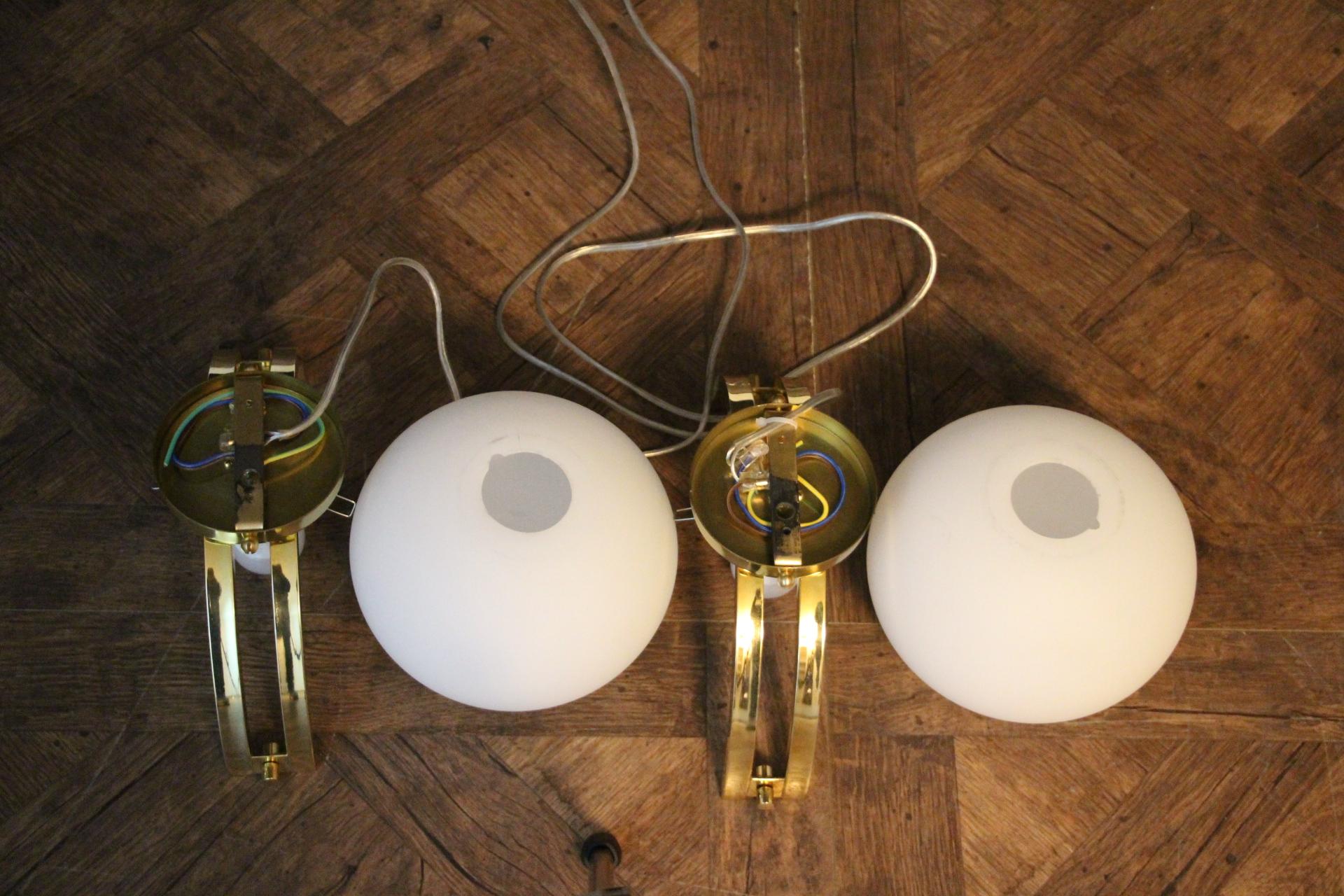 Modern Pair of Brass and White Glass Globe Sconces, Stilnovo Style Wall Lights For Sale 5