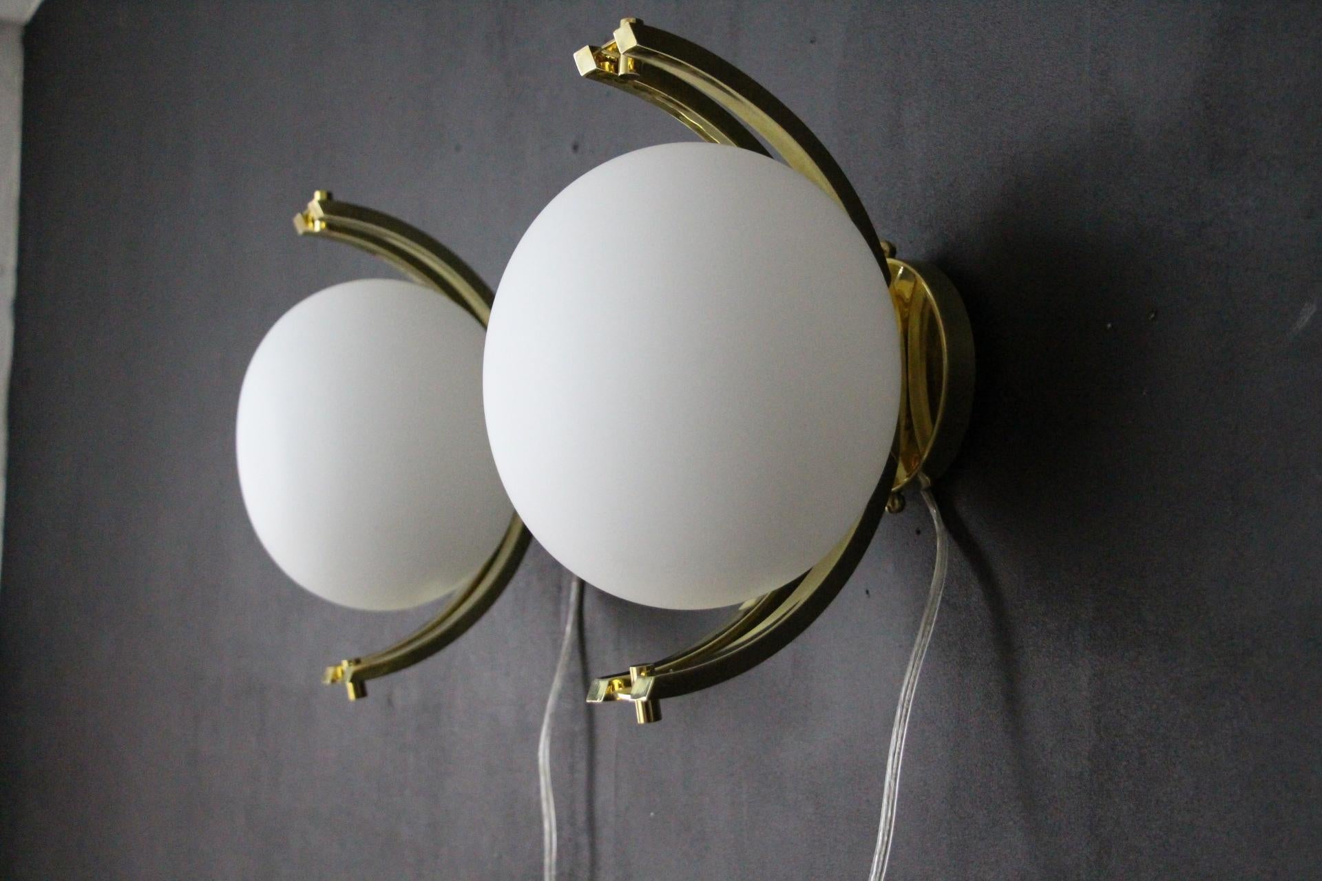 Italian Modern Pair of Brass and White Glass Globe Sconces, Stilnovo Style Wall Lights For Sale