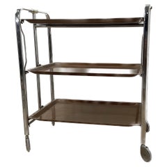 Carrello di servizio moderno del Medioevo
