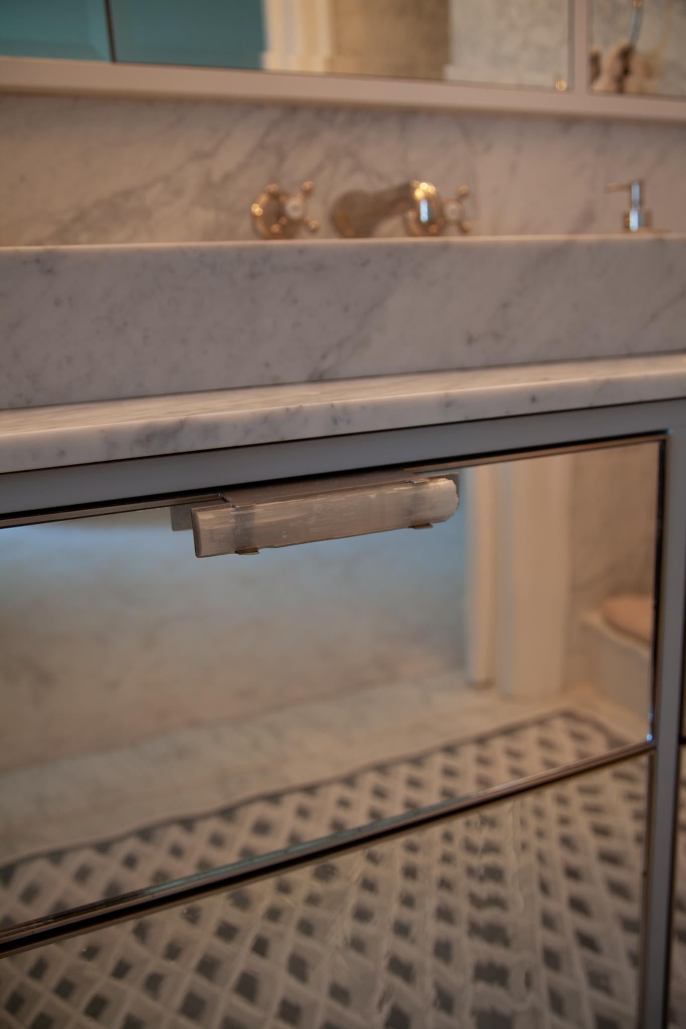 Espejo moderno Milano Antique Restoration Vanity Baño Marco Níquel by Ercole Hecho a mano en venta
