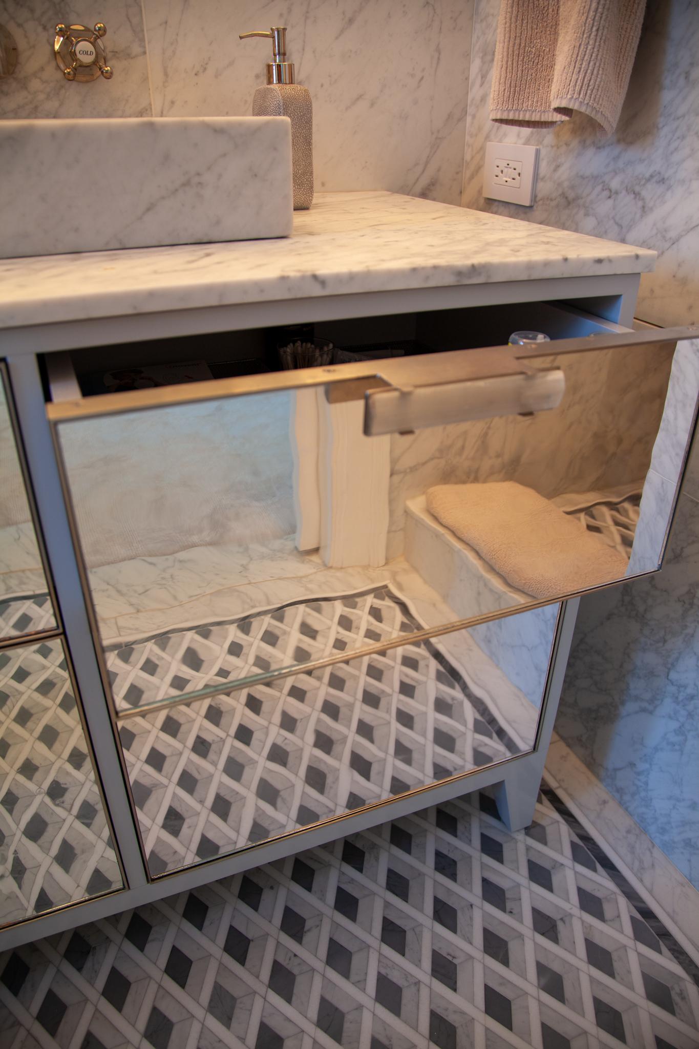 Espejo moderno Milano Antique Restoration Vanity Baño Marco Níquel by Ercole en Nuevo estado para la venta en Brooklyn, NY