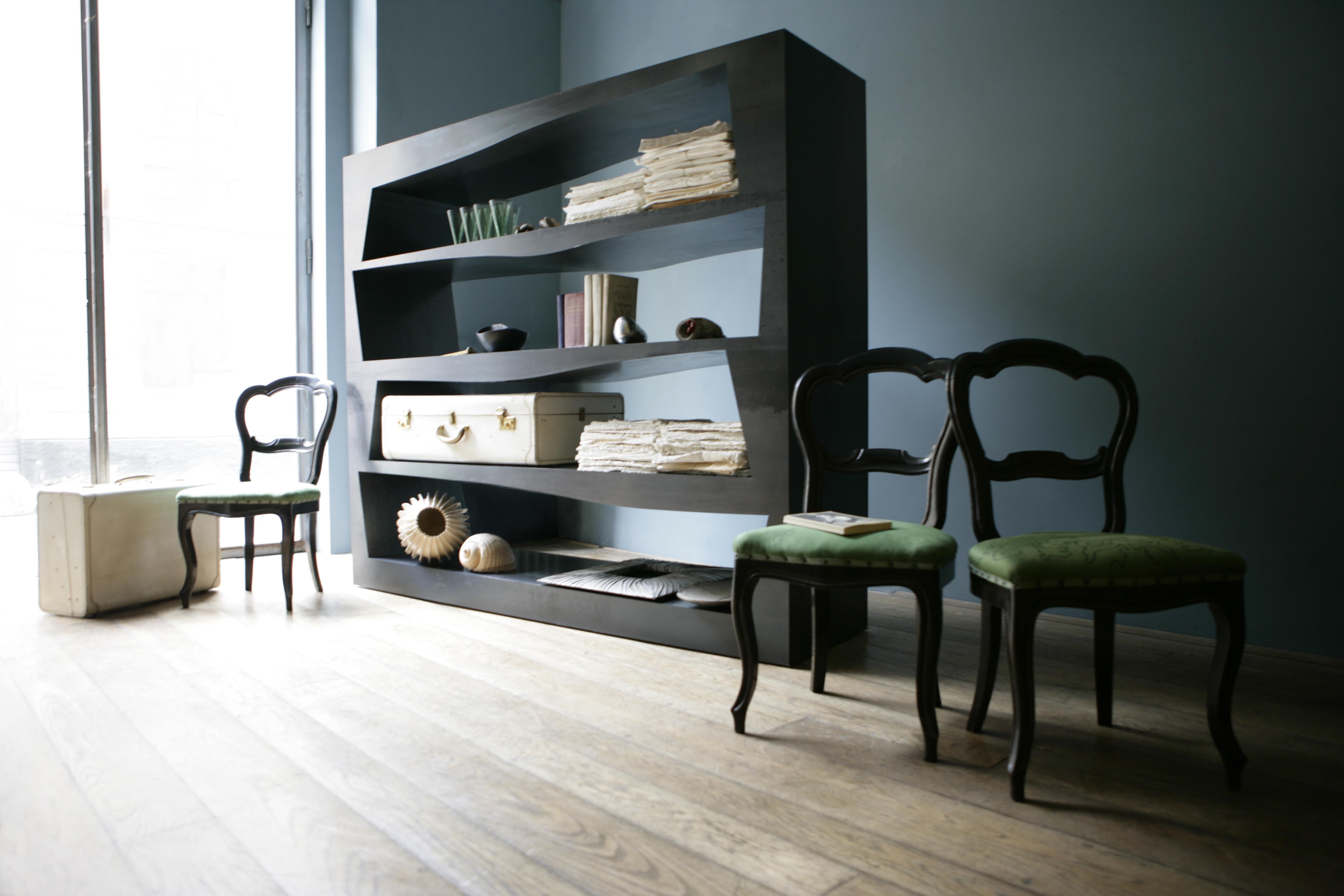 Modern, Milo, Minimalist Bookcase Handcrafted by Italian Artisans In New Condition For Sale In Milan, Lombardy