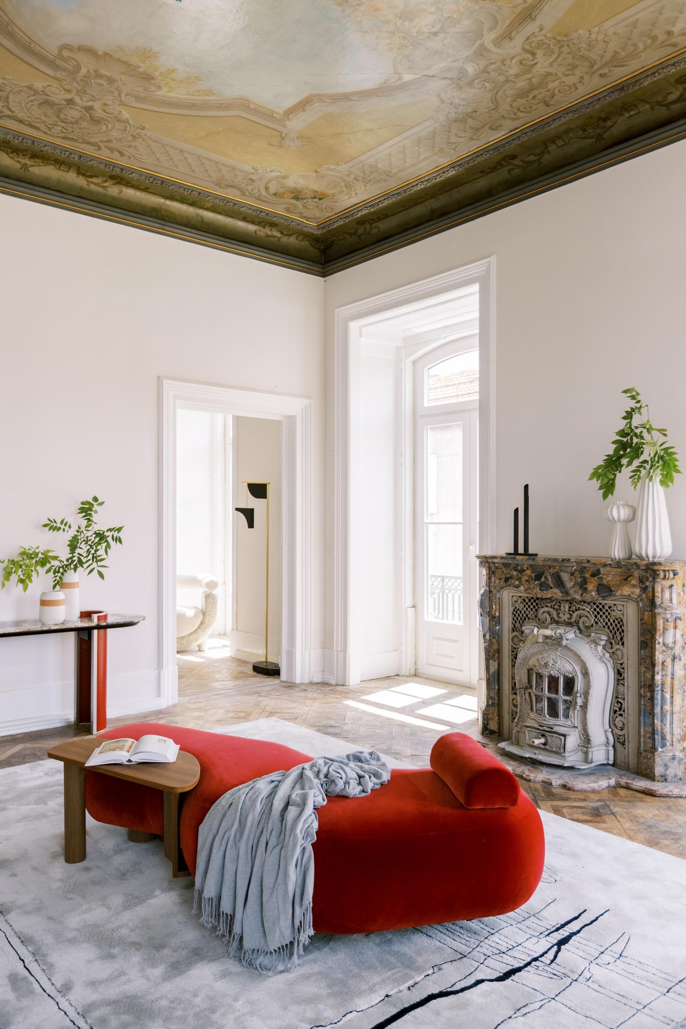 Modernes Tagesbett Minho, Bouclé-Stoff Indigo, handgefertigt in Portugal von Greenapple im Angebot 10