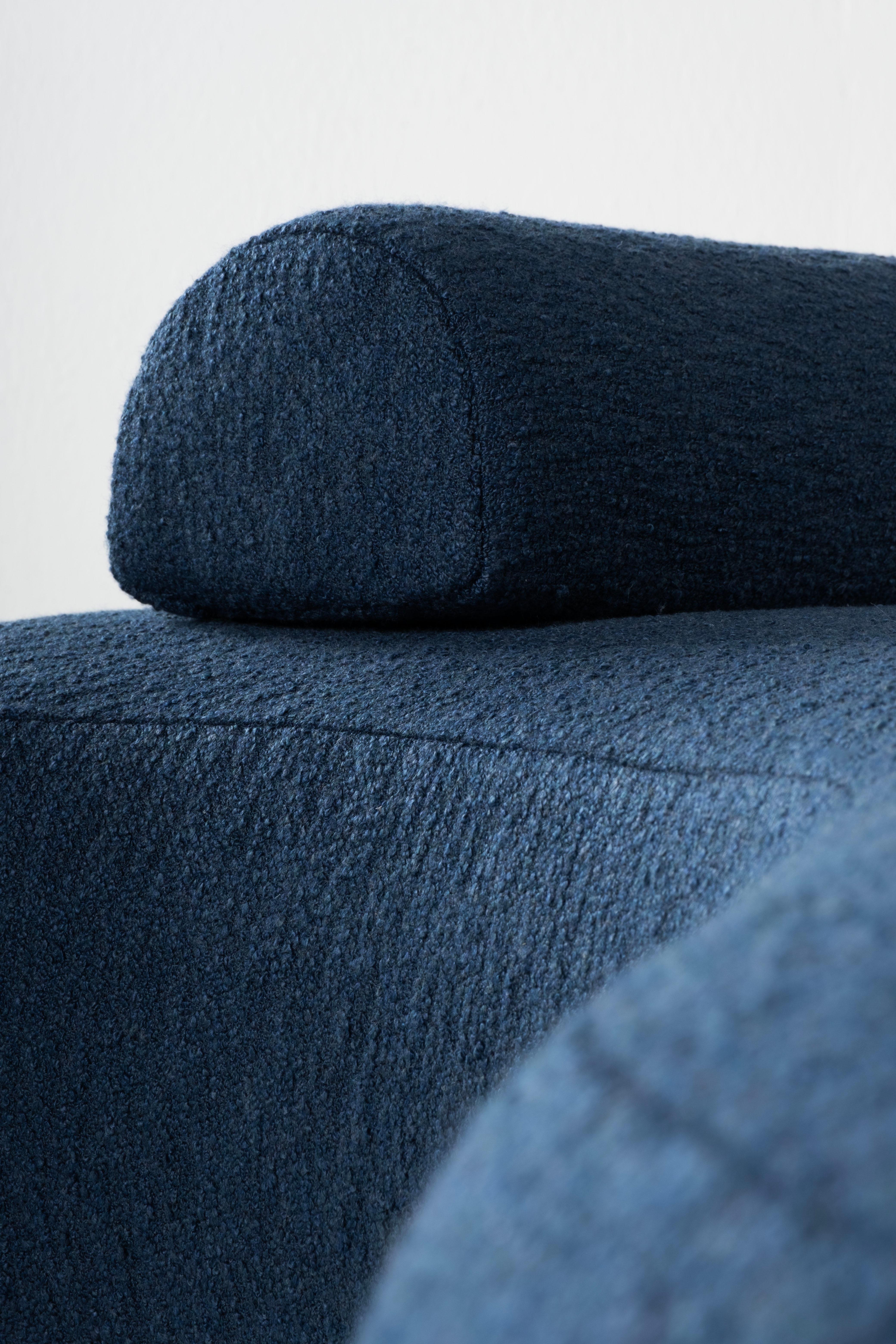 Modern Minho Day Bed, Indigo Bouclé Fabric, Handmade in Portugal by Greenapple For Sale 3