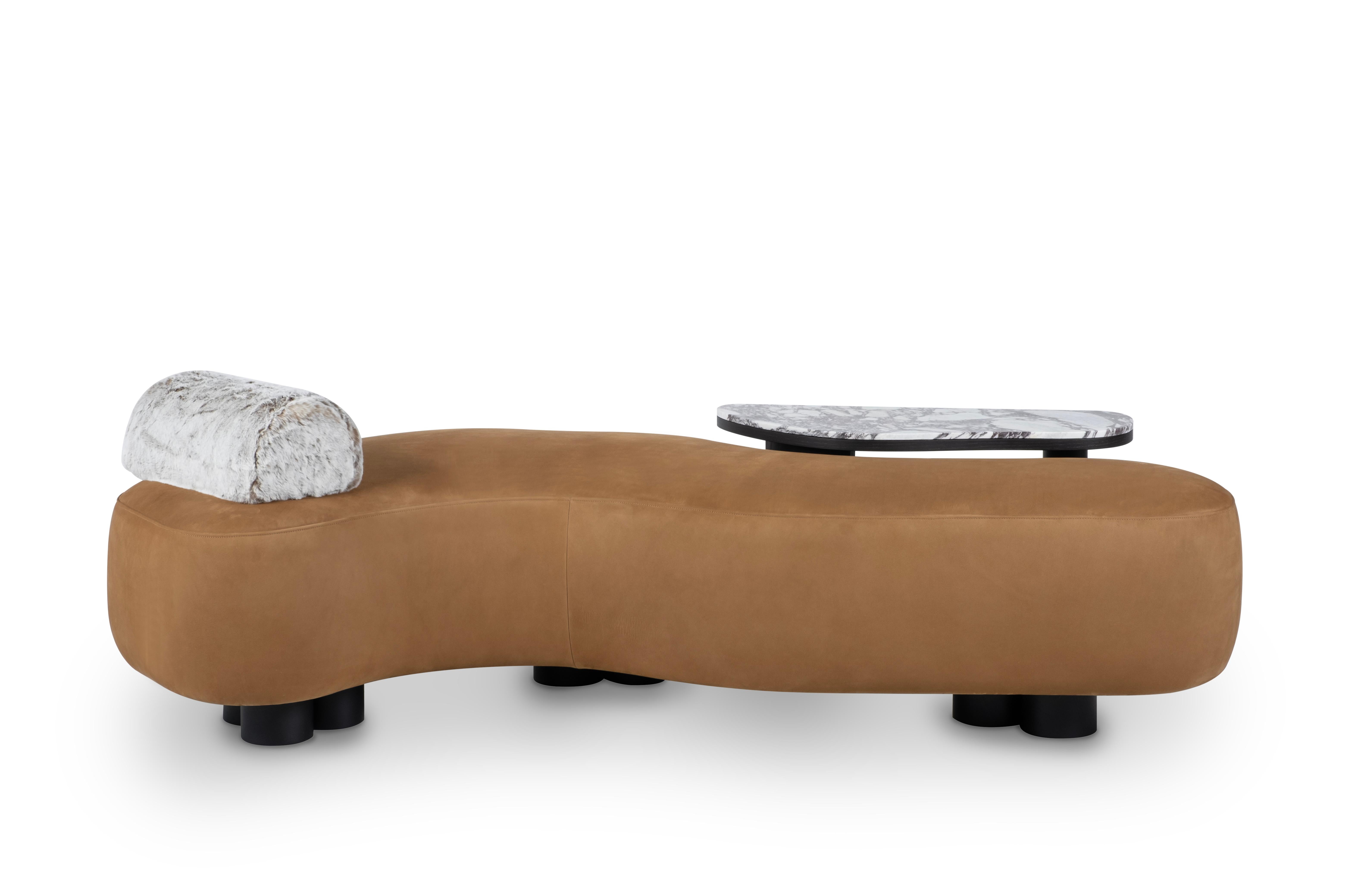 Portoghese Letto da giorno Minho, Mid-Century Modern, Nubuck, Calacatta Viola, Greenapple fatto a mano in vendita
