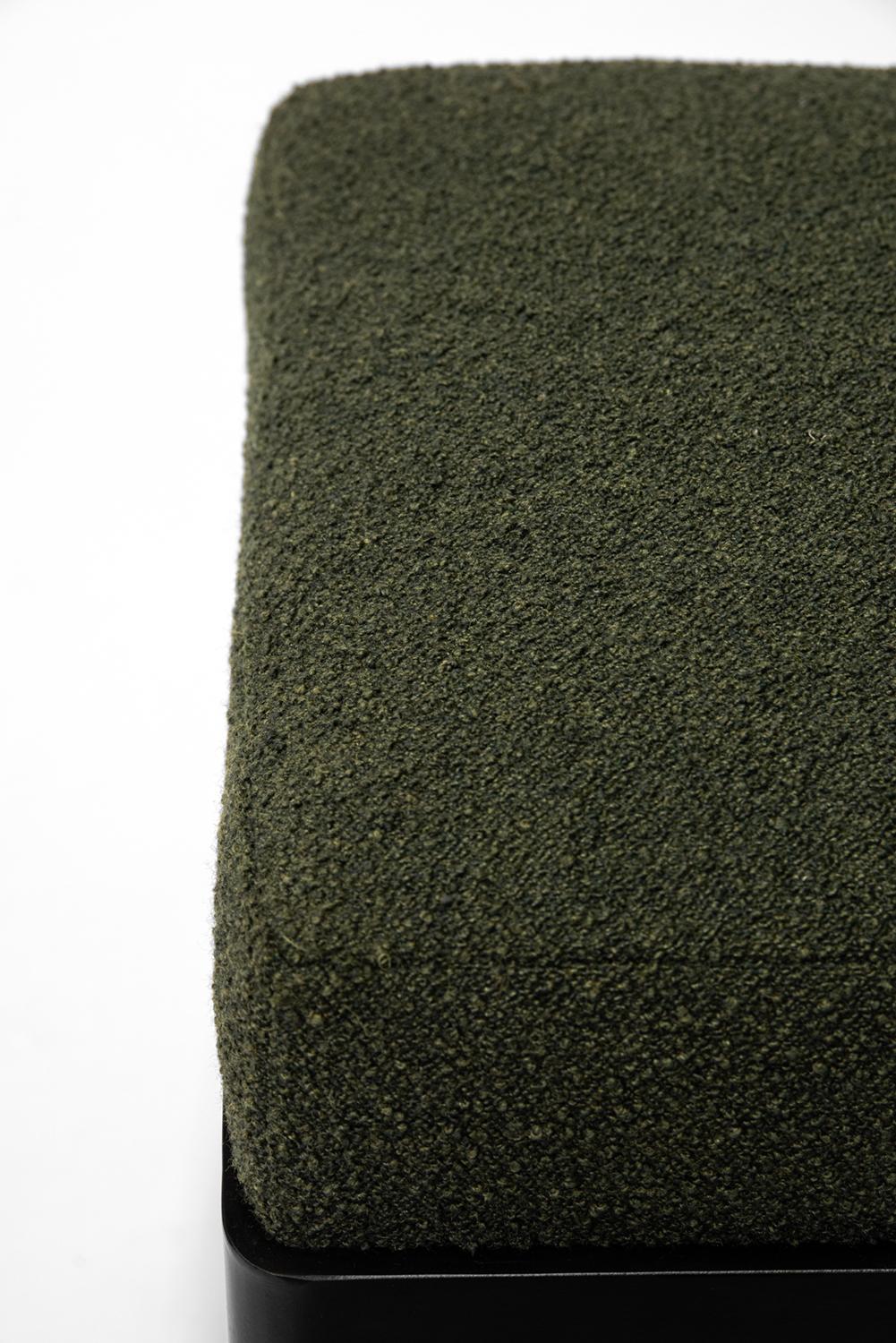 Panca in mohair felpato tessile di Knoll con acciaio annerito, moderno e contemporaneo in vendita 1