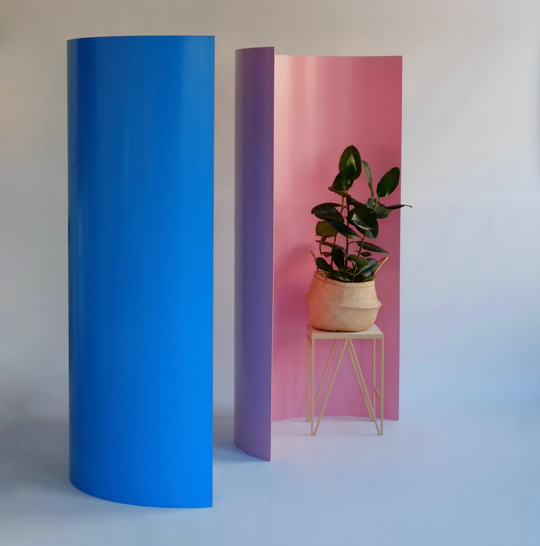 Modern Minimal Privacy Screen / Pink Room Divider in Aluminium For Sale ...