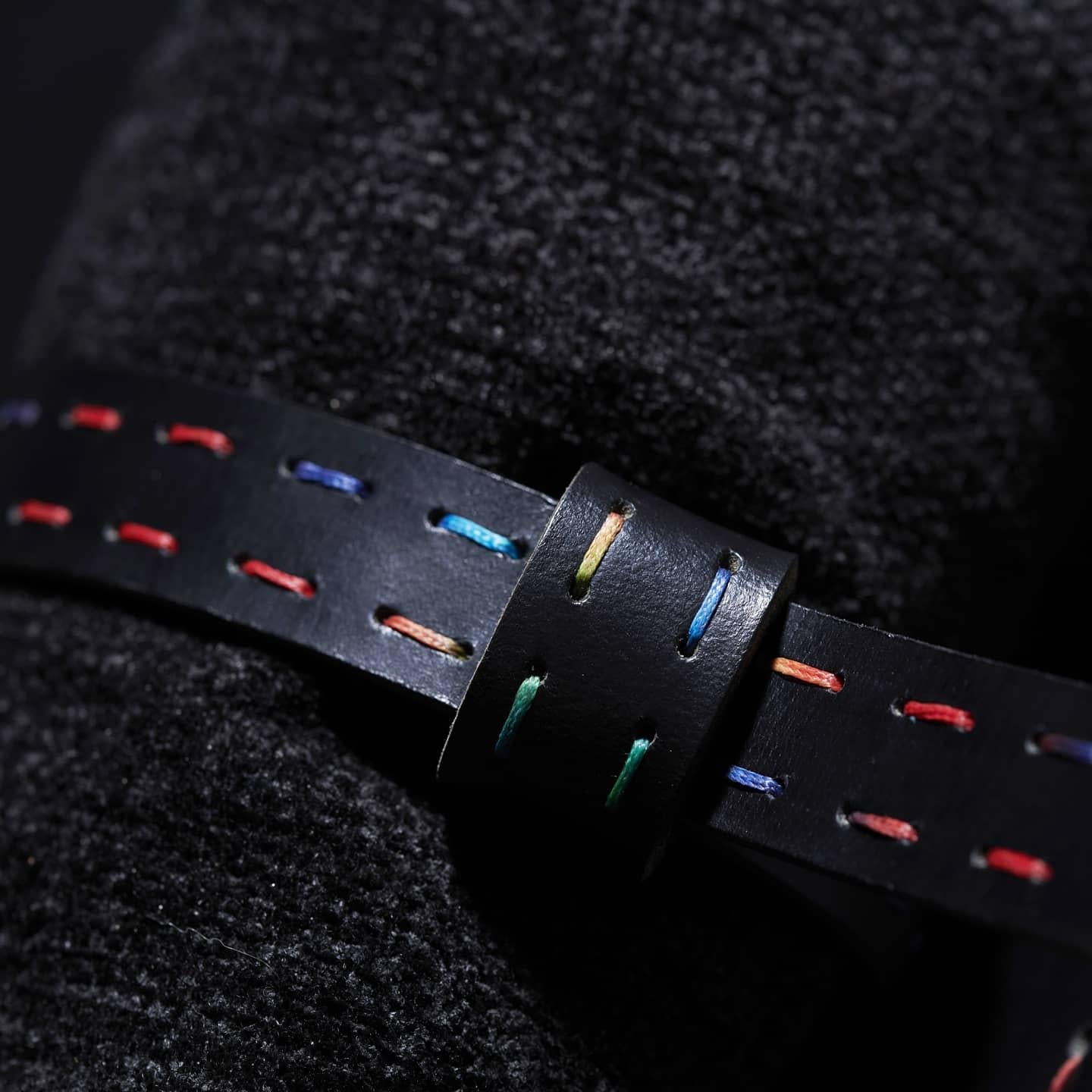 Imbragatura Pride - Sedia a imbragatura moderna e minimale cucita a mano da un artigiano LGBTQ+ In condizioni Nuovo in vendita a Johannesburg, ZA