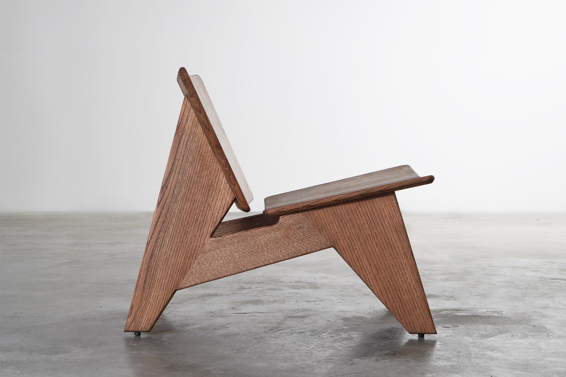 Sillón moderno minimalista de madera maciza de roble con reposapiés Easy statement Indio en venta
