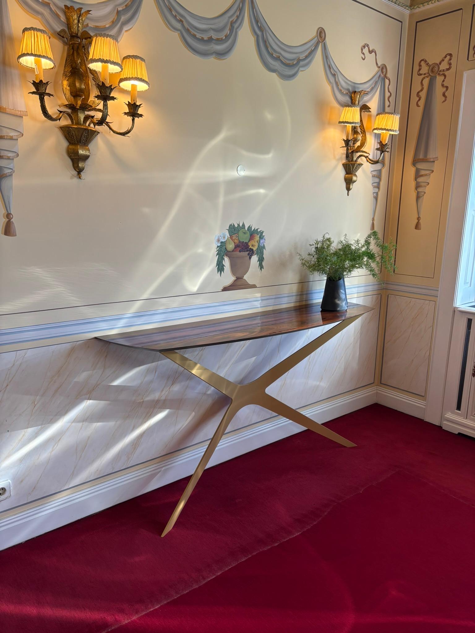 Modern Minimalist Console Table in High-Gloss Ironwood and Gold Lacquered Steel For Sale 1