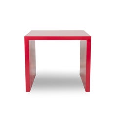 Tavolino moderno minimalista quadrato laccato color corallo