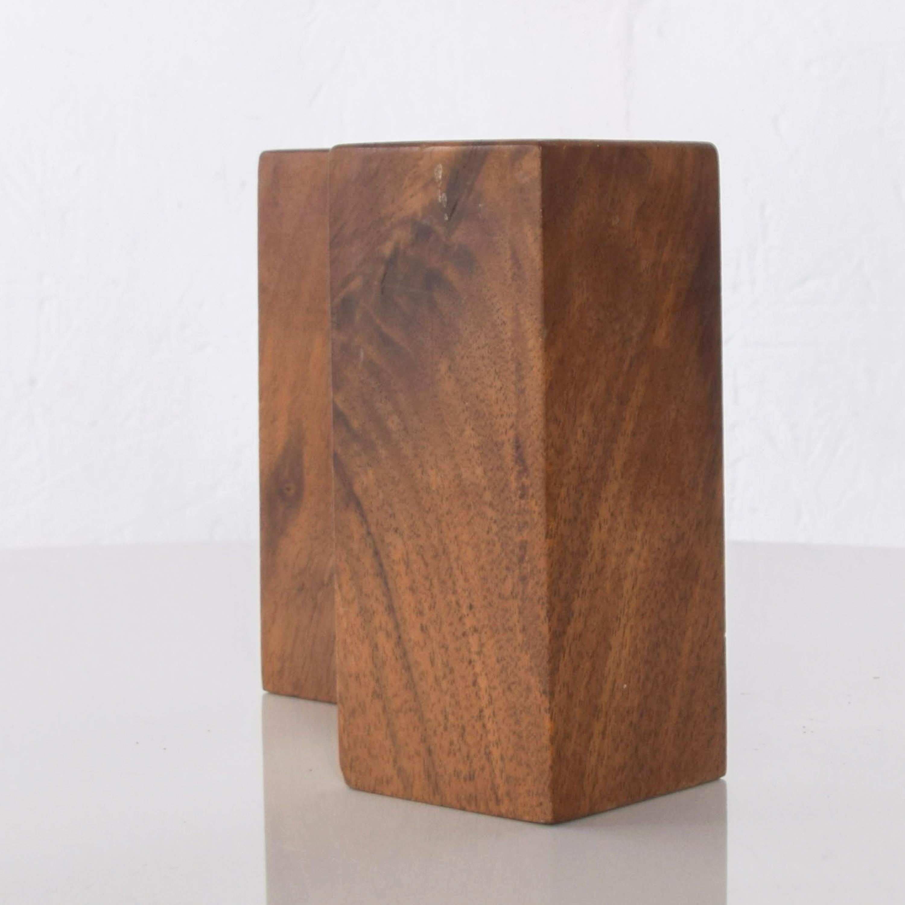 1970s Modernist Salt Pepper Shaker Set Cube Block Walnut Wood  In Good Condition In Chula Vista, CA