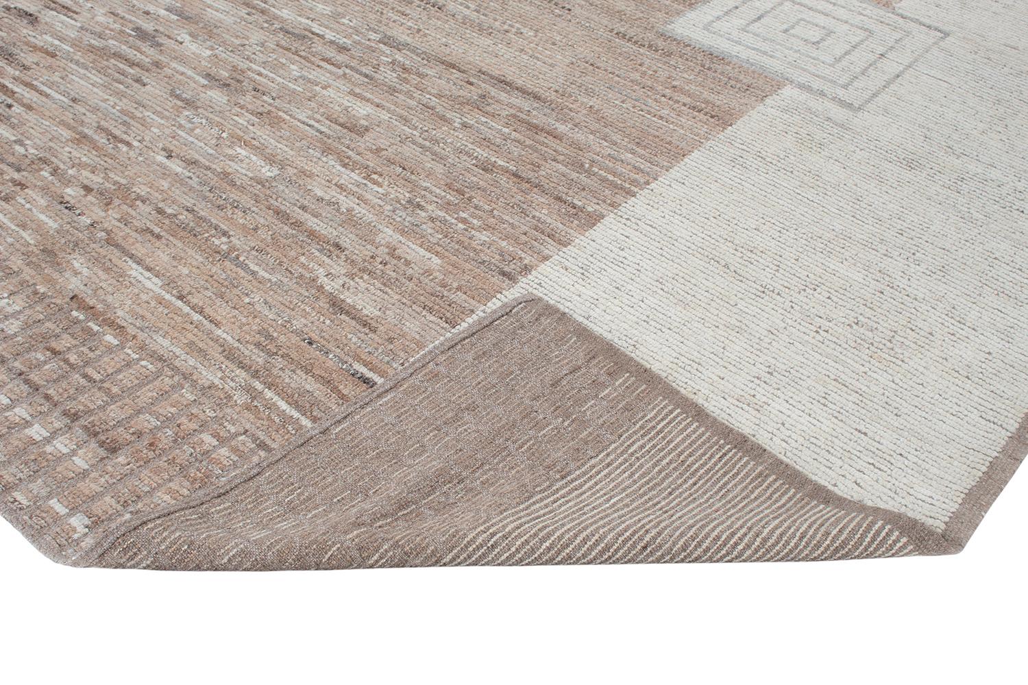 Tapis en laine de style moderne et minimaliste du milieu du siècle dernier dans les tons beige, cuivre et gris Neuf - En vente à New York, NY