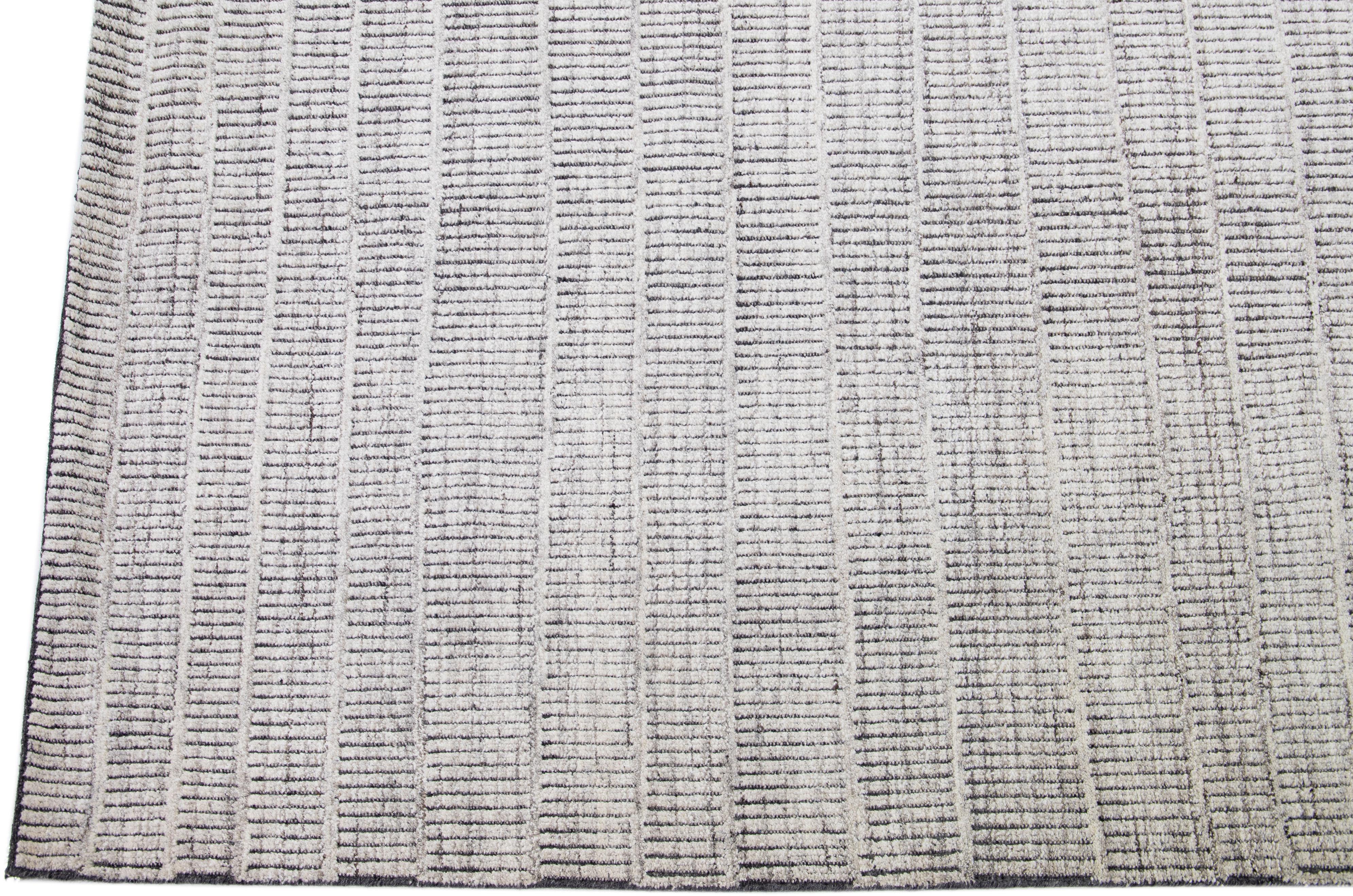 Modern Minimalist Moroccan Style Oversize Wool Rug In Gray by Apadana In New Condition For Sale In Norwalk, CT
