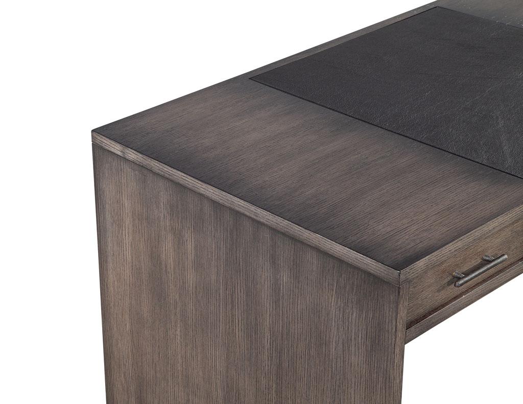 Bureau moderne et minimaliste en chêne avec plateau en cuir en vente 7