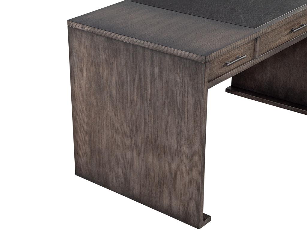 Bureau moderne et minimaliste en chêne avec plateau en cuir en vente 2
