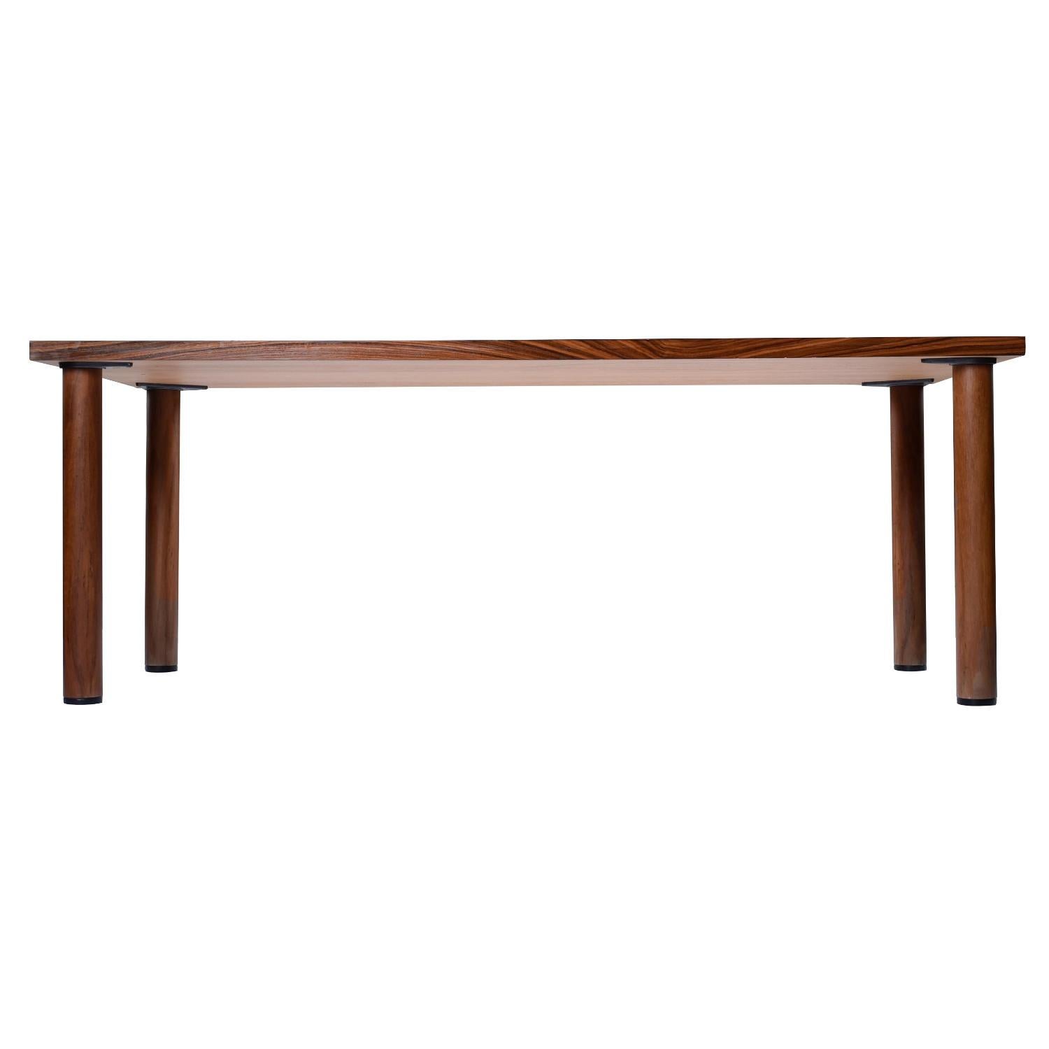 Americano Tavolo da pranzo rettangolare moderno e minimalista in palissandro con gambe tubolari in vendita