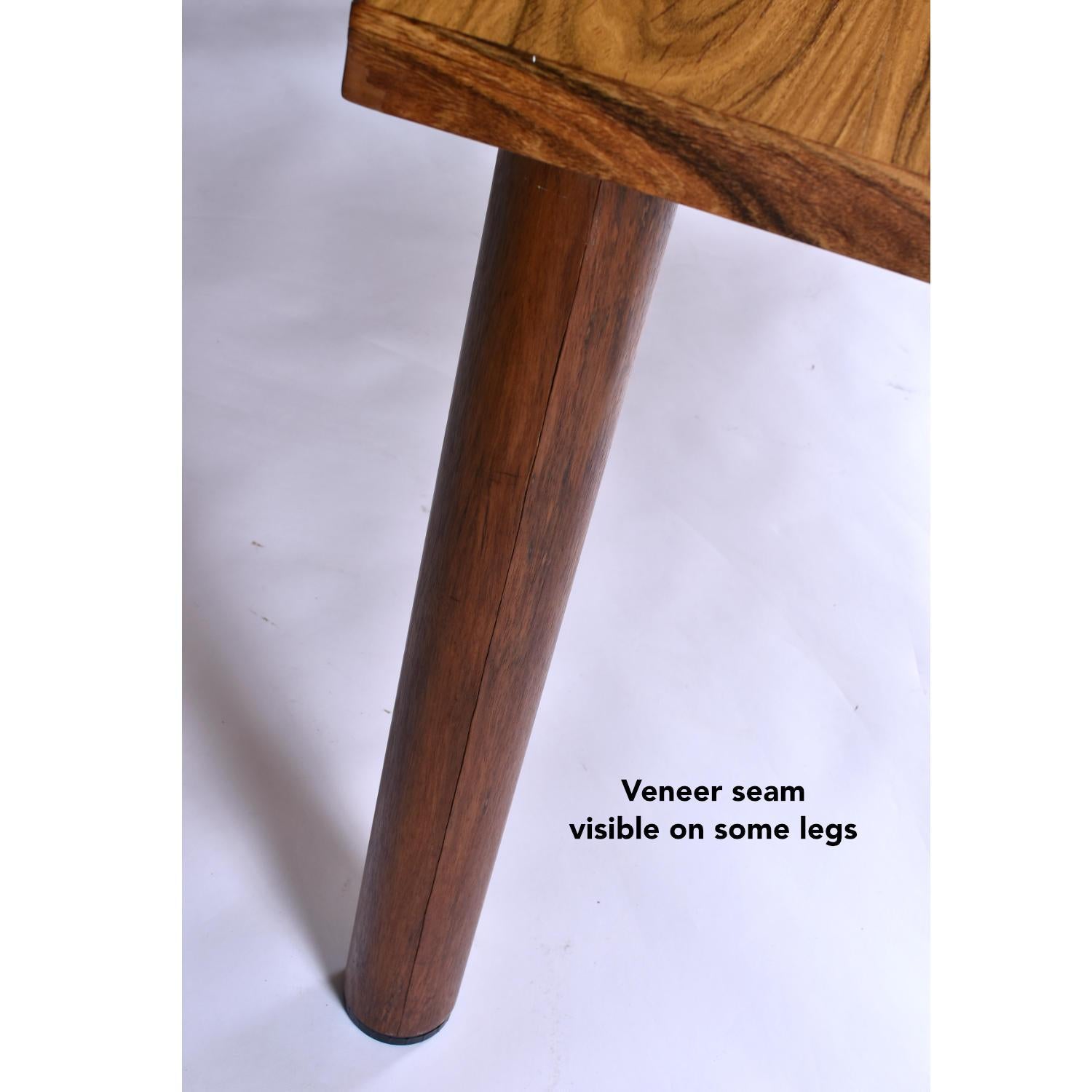 Tavolo da pranzo rettangolare moderno e minimalista in palissandro con gambe tubolari in vendita 1