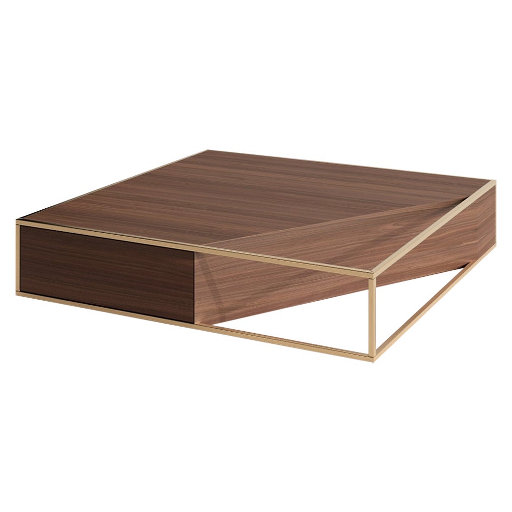 Sencilla pero sofisticada es la mejor forma de describir la Colección VOID. Los muebles con un vacío, reforzado por la existencia de un exoesqueleto, captan nuestra atención hacia este espacio. Esta colección vanguardista pero sencilla demuestra que