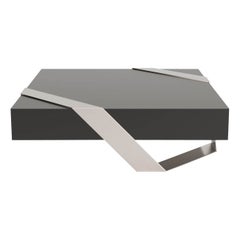 Moderner, minimalistischer, quadratischer Couchtisch aus gebürstetem Edelstahl, schwarz lackiert