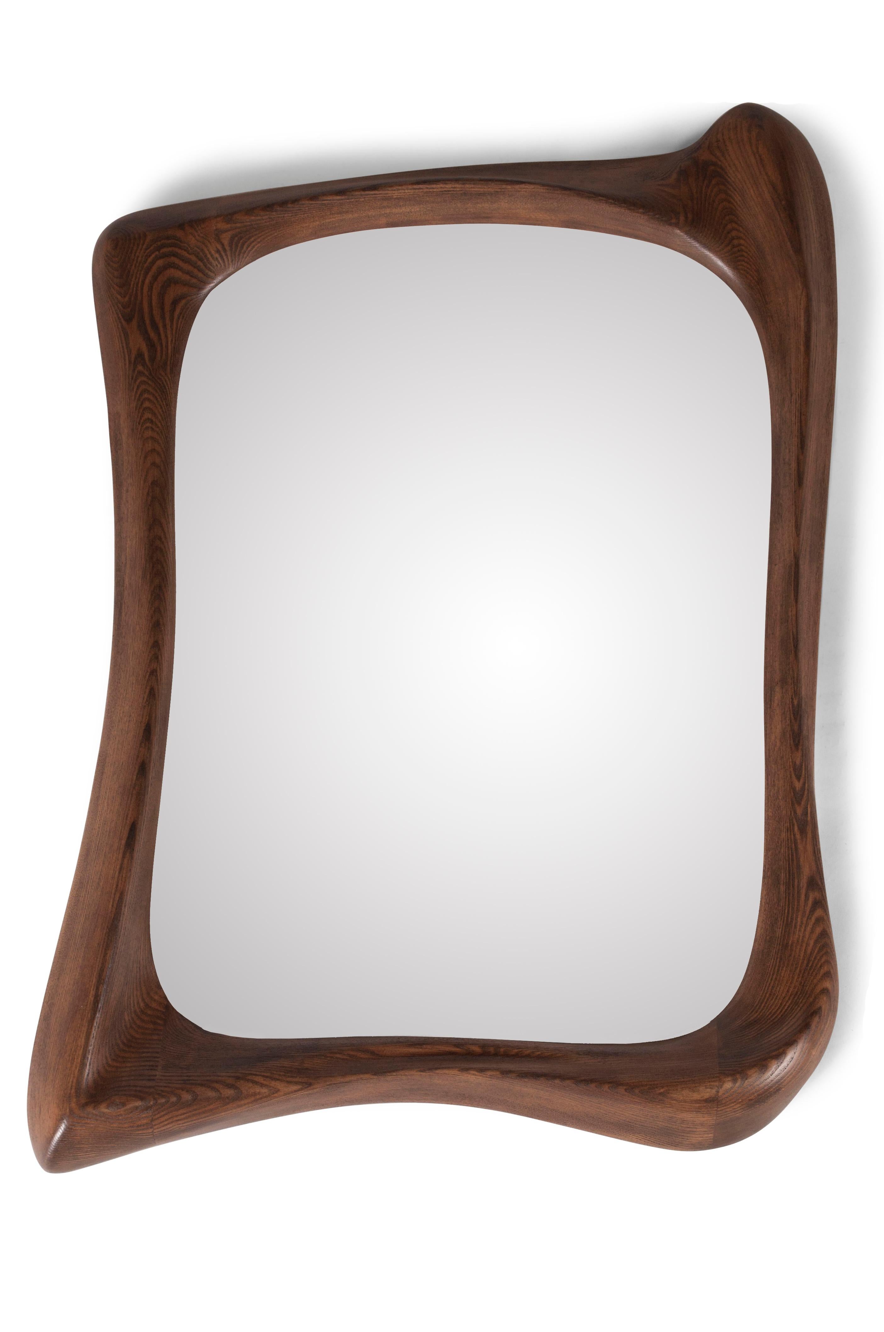Laqué Cadre de miroir moderne en bois massif de forme organique teinture naturelle en vente
