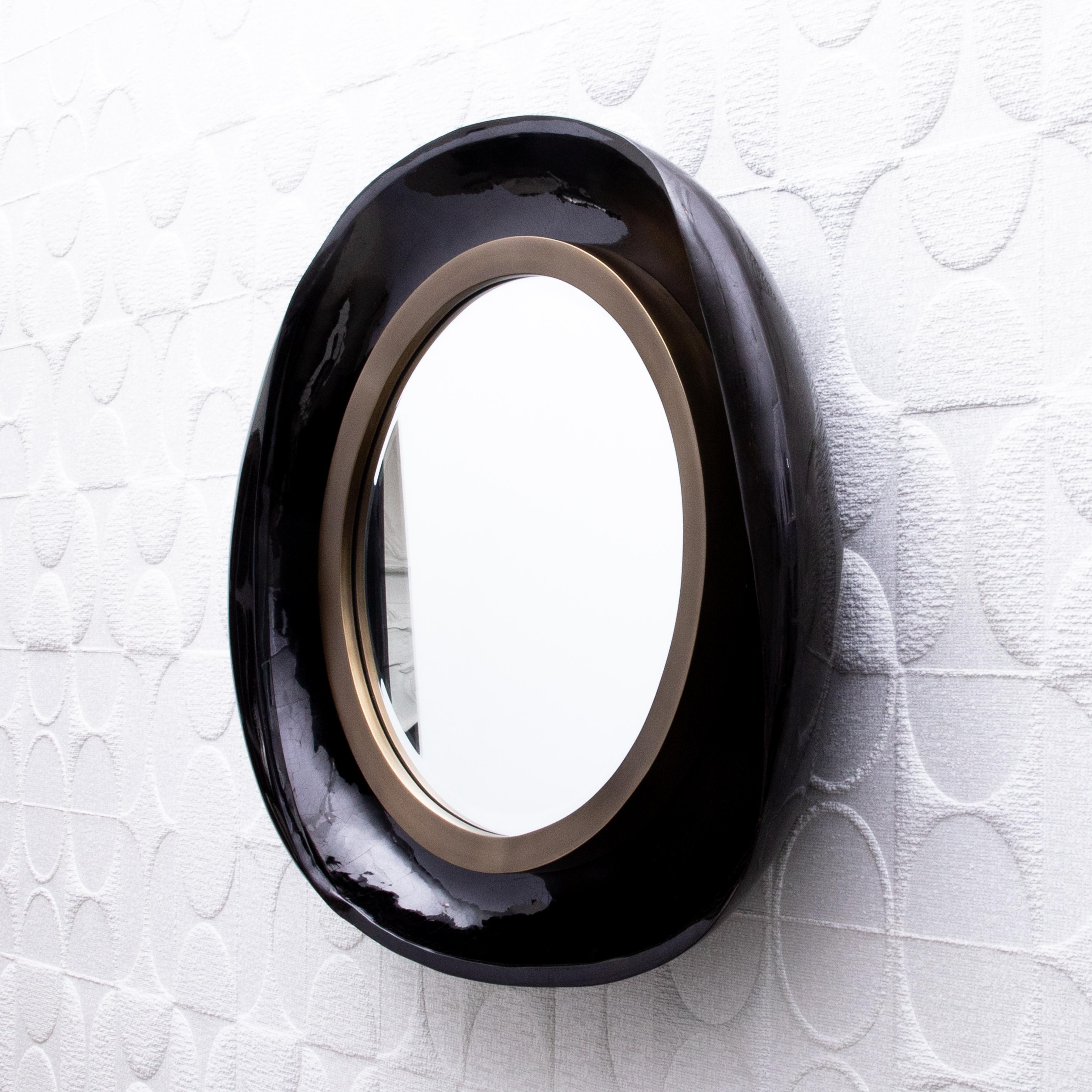 Philippin Modernity Mirror in Black Shell with Bronze Patina Brass by R&Y Augousti en vente