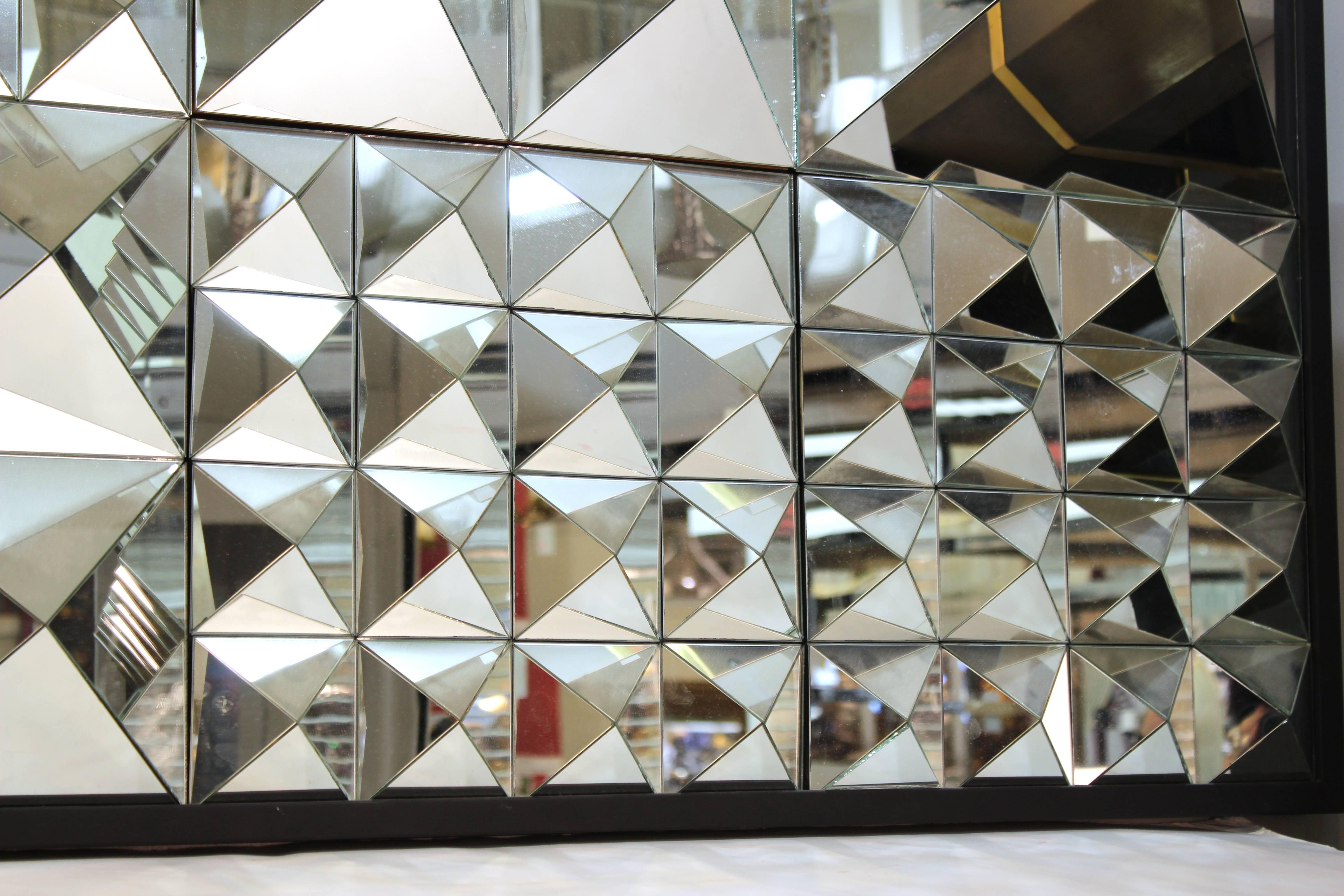 Modern Mirror in Geometric Pyramidion Shapes 1