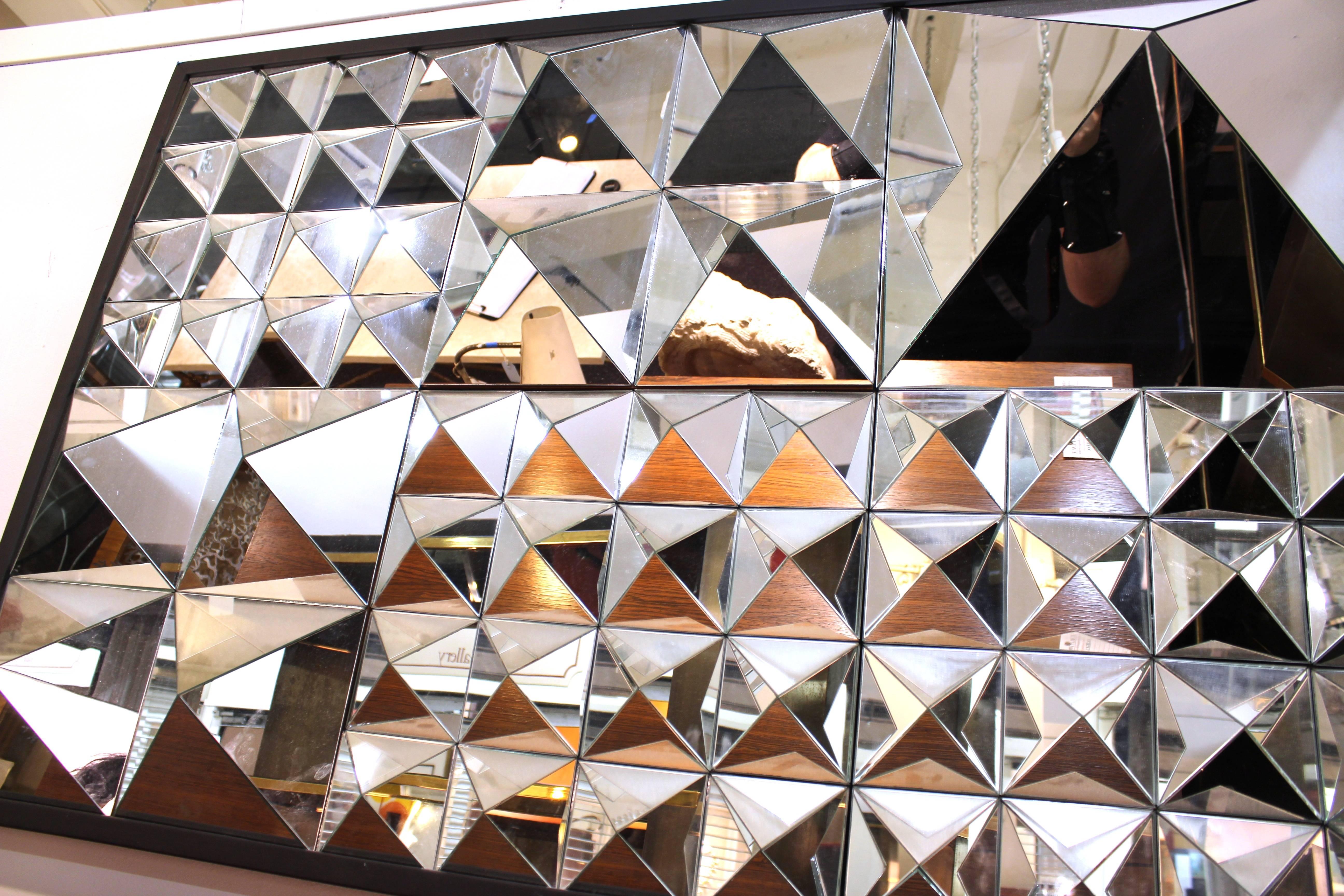 Modern Mirror in Geometric Pyramidion Shapes 2