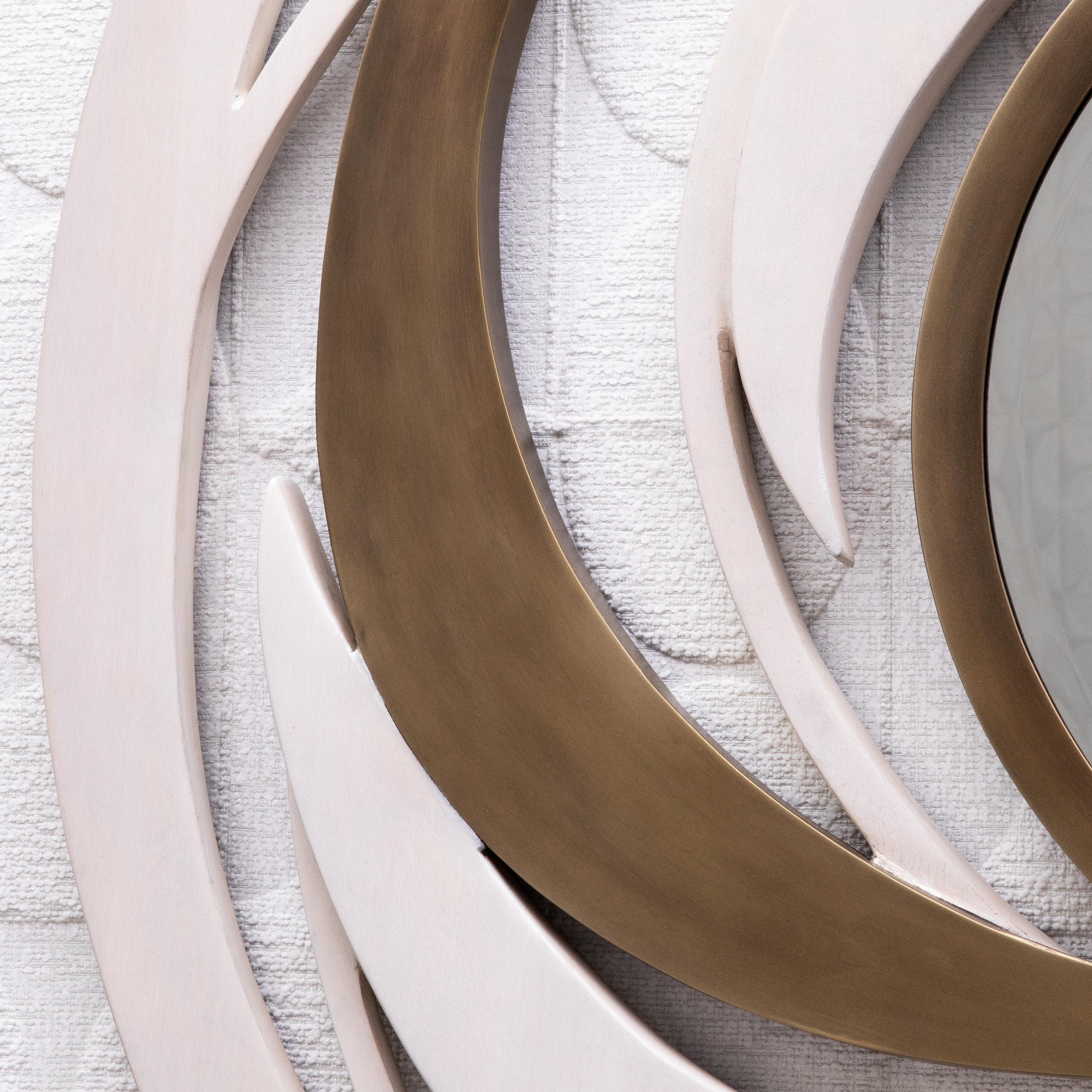 XXI secolo e contemporaneo Specchio moderno in Oak Oak con dettagli in ottone patinato bronzo di KIFU Paris in vendita