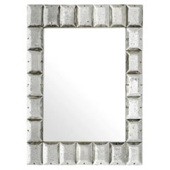 Moderner Spiegel mit Vintage-Messing-Finish und handgefertigtem Glas.