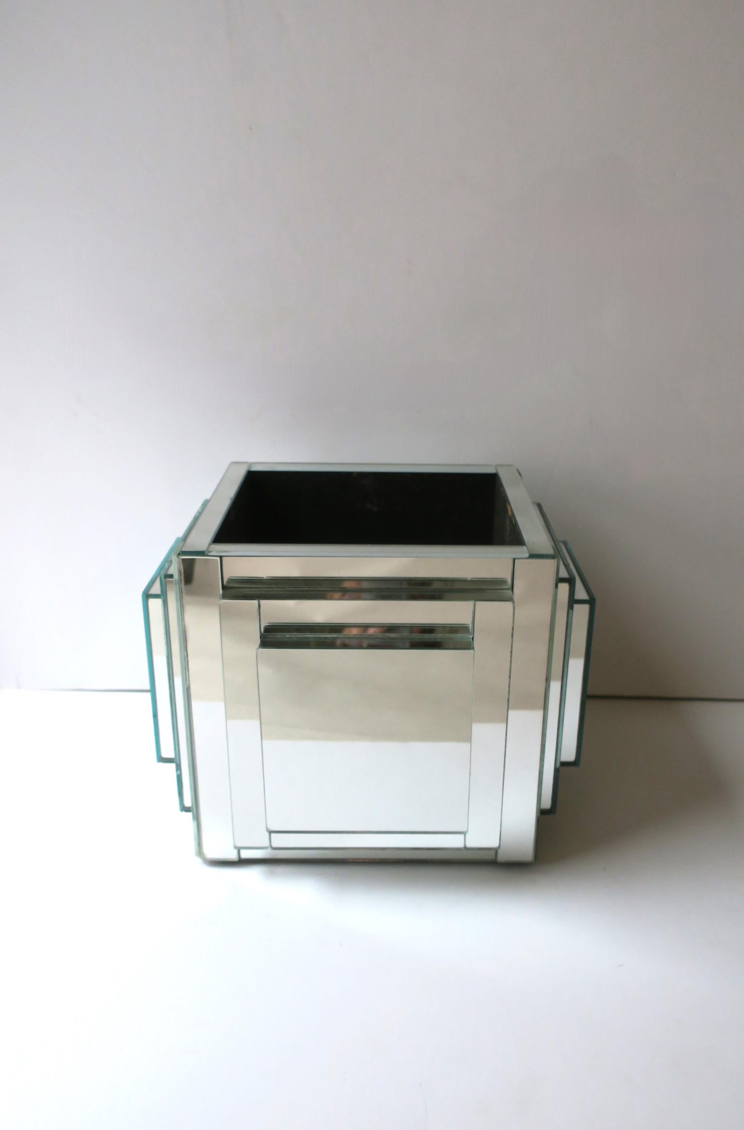 Specchio Fioriera moderna a specchio Cachepot Jardinière, circa anni '70 in vendita