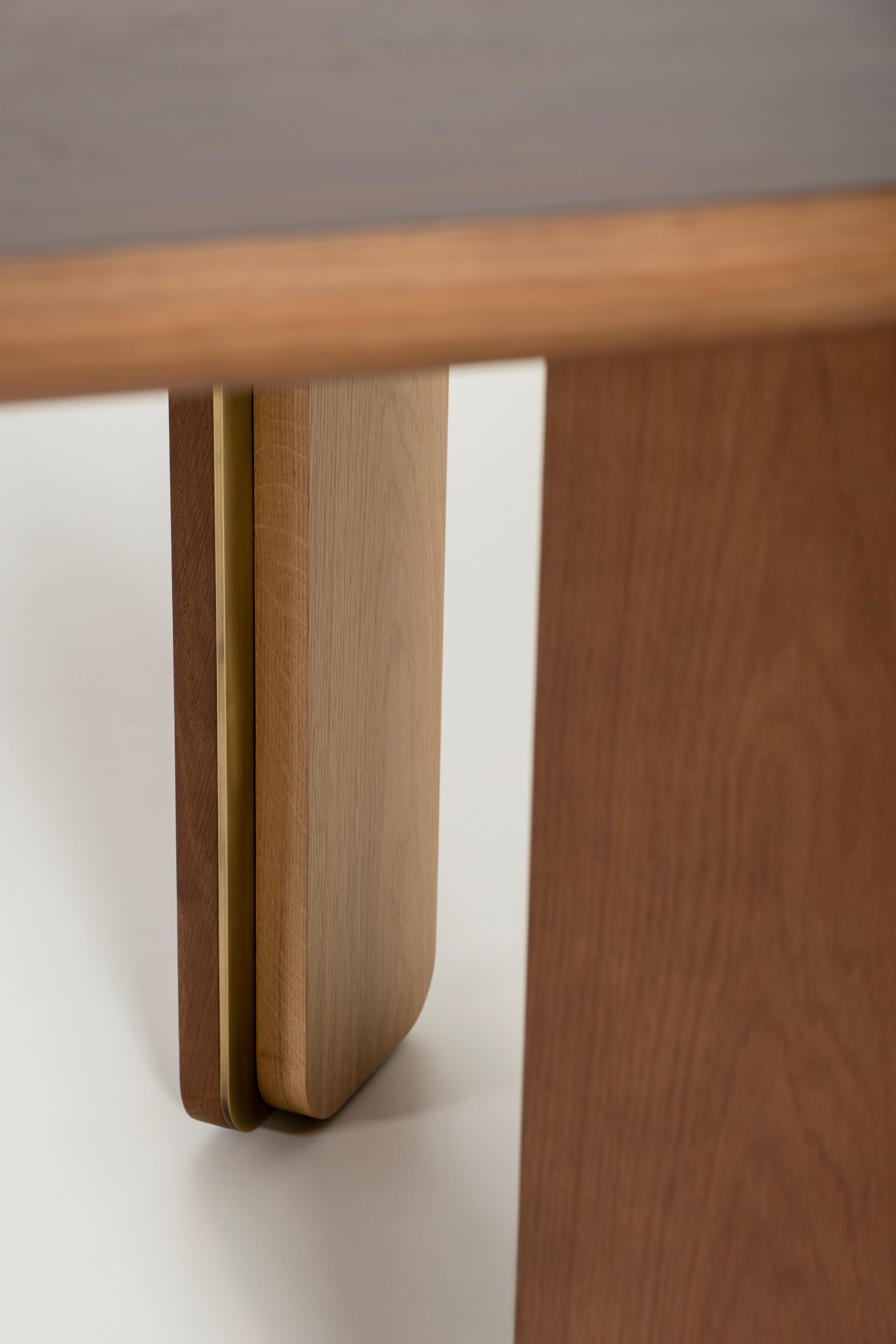 Tavolo da pranzo moderno, Oak massiccio, ottone fatto a mano da Greenapple in vendita 2